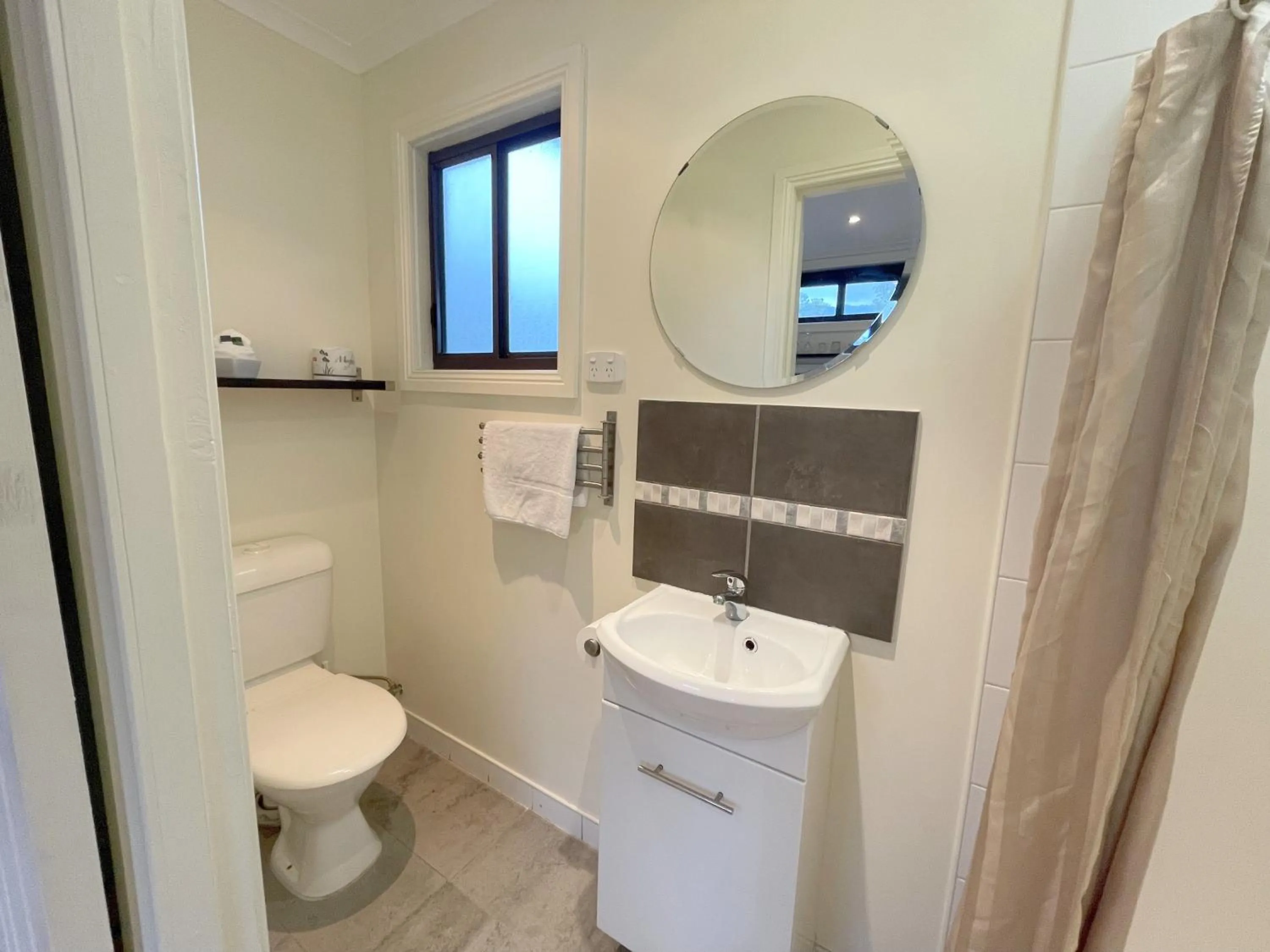 Shower in Breeze Holiday Parks - Grampians