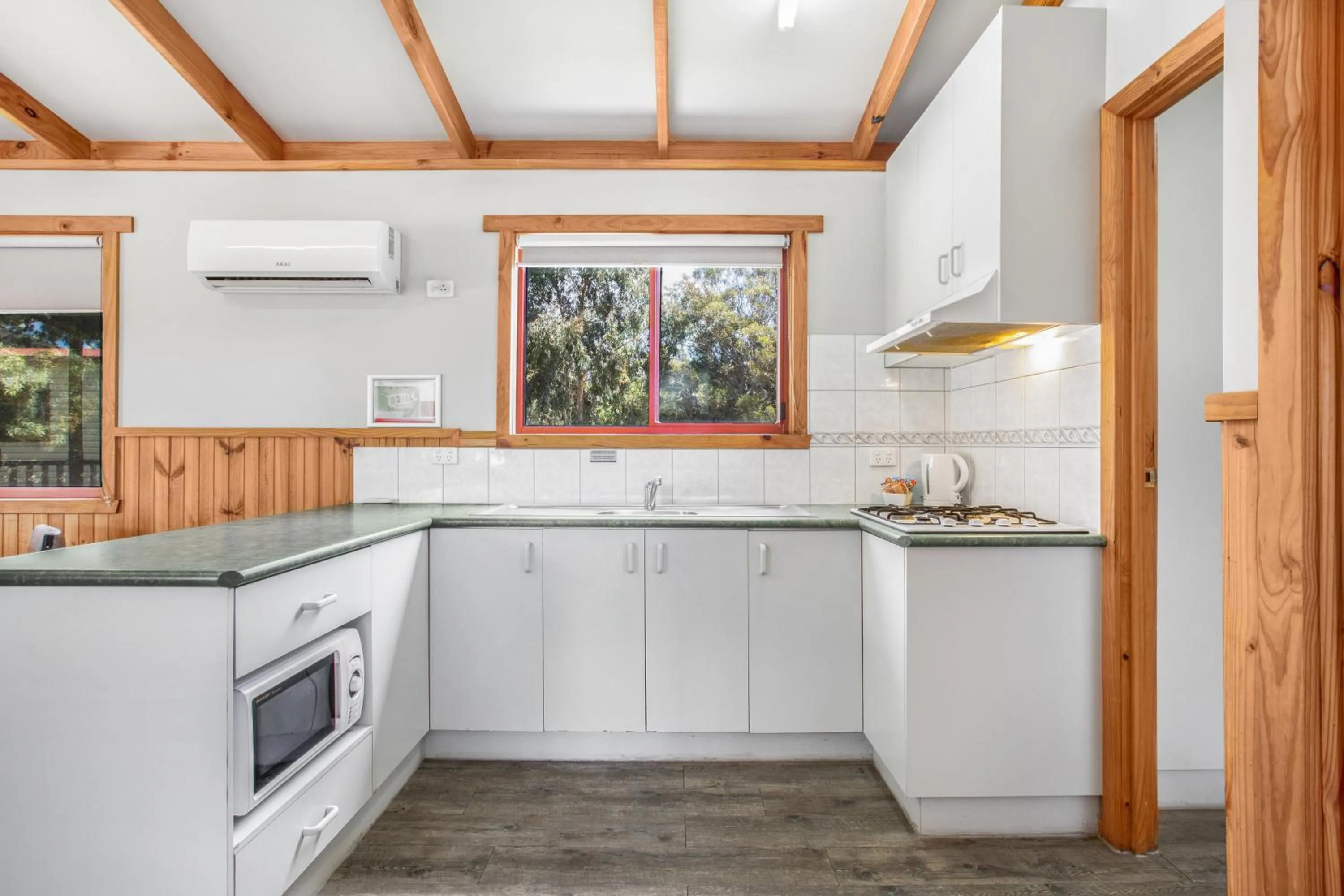 Kitchen or kitchenette in Breeze Holiday Parks - Grampians