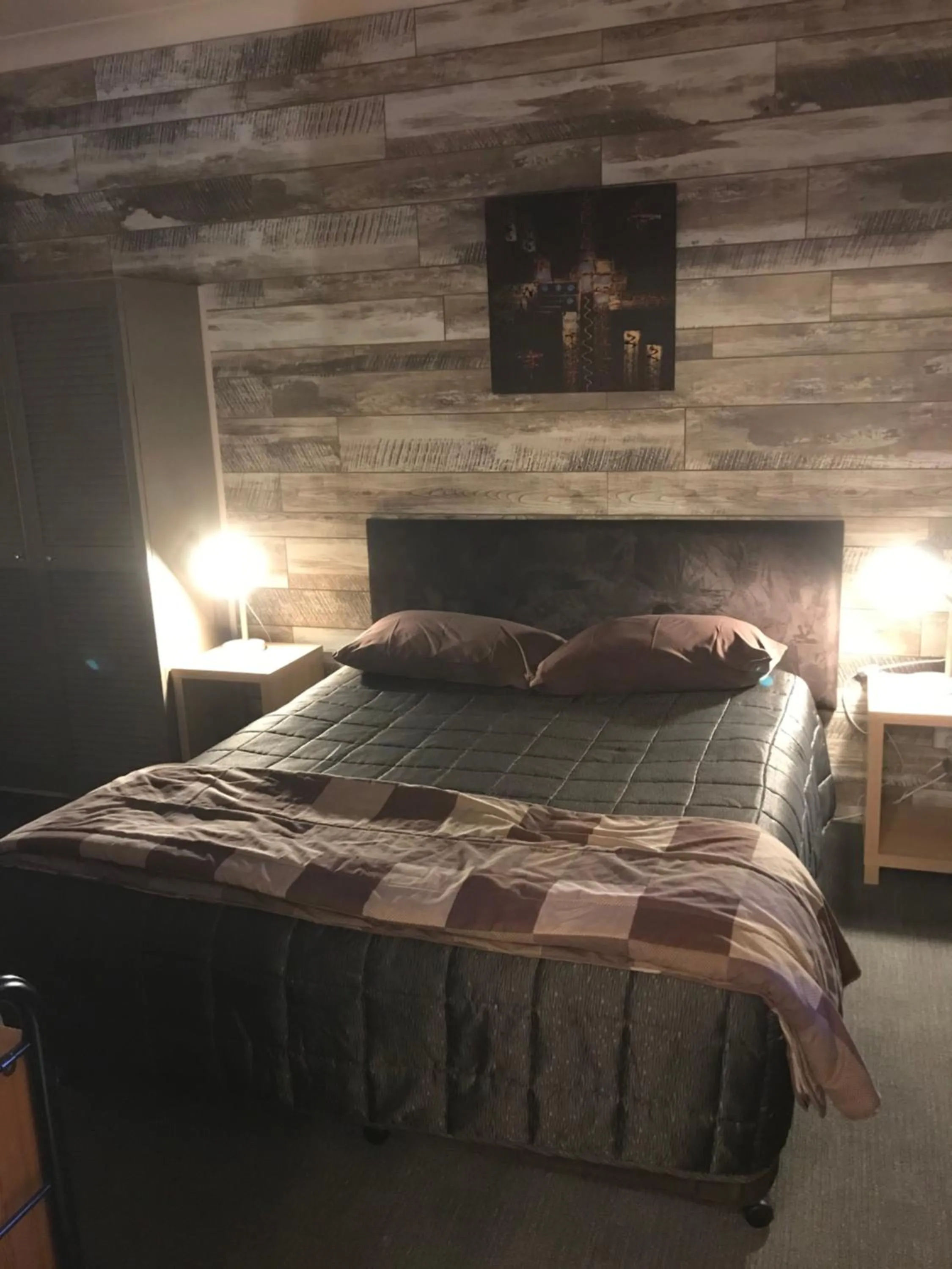 Bed in Cottonwood Lodge