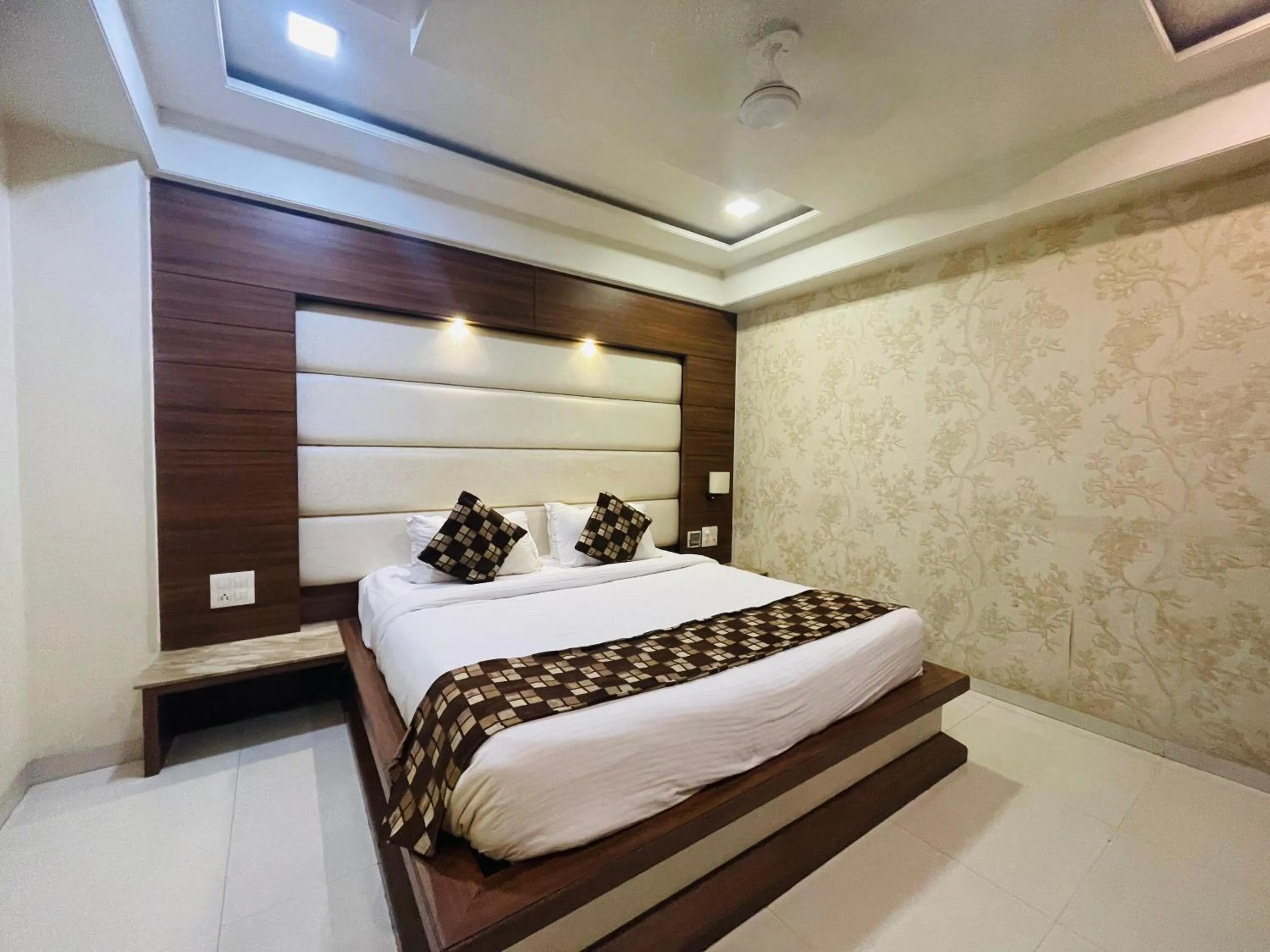 Bedroom, Bed in Hotel Kc Inn Ajmer