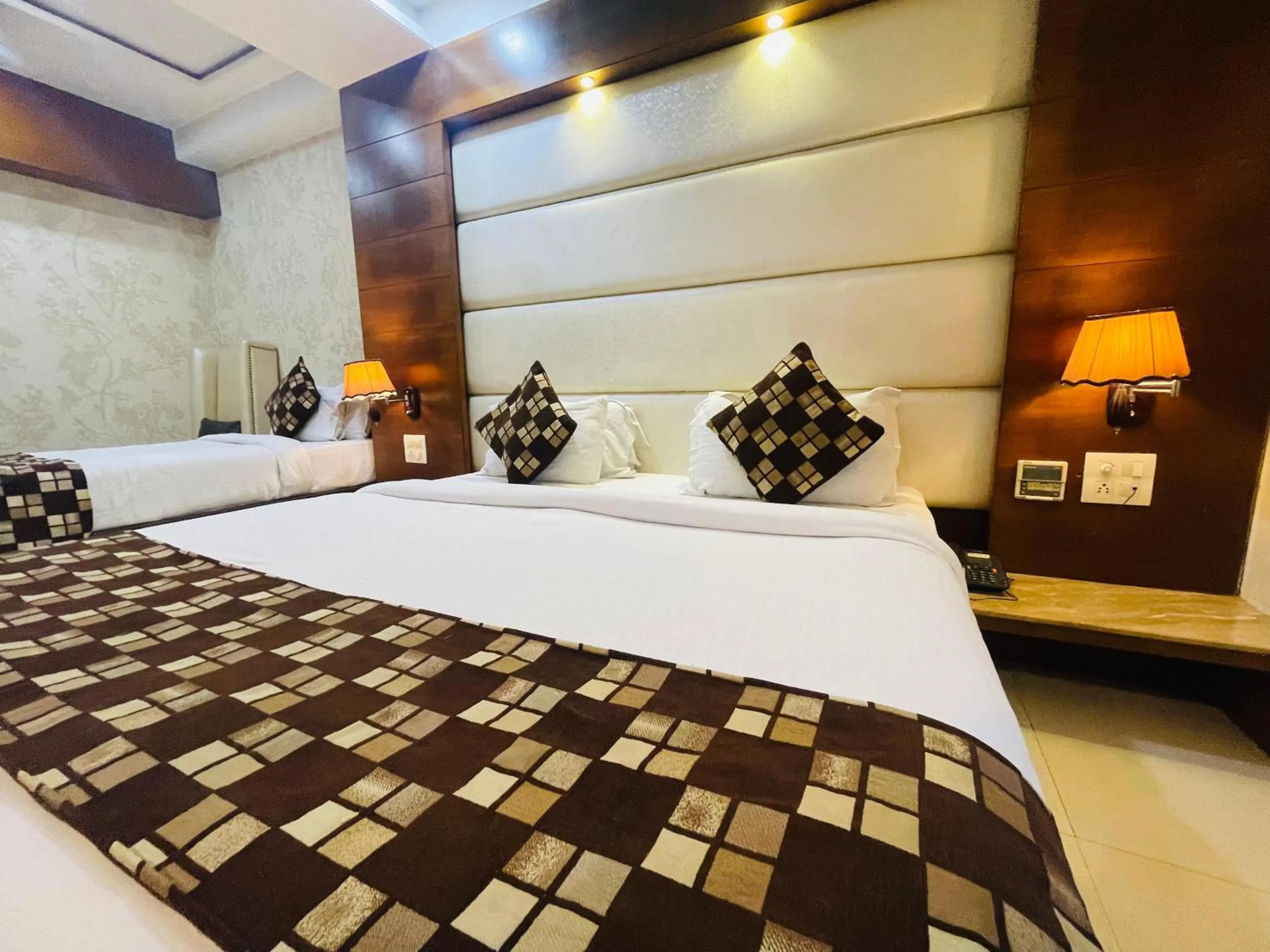 Bed in Hotel Kc Inn Ajmer