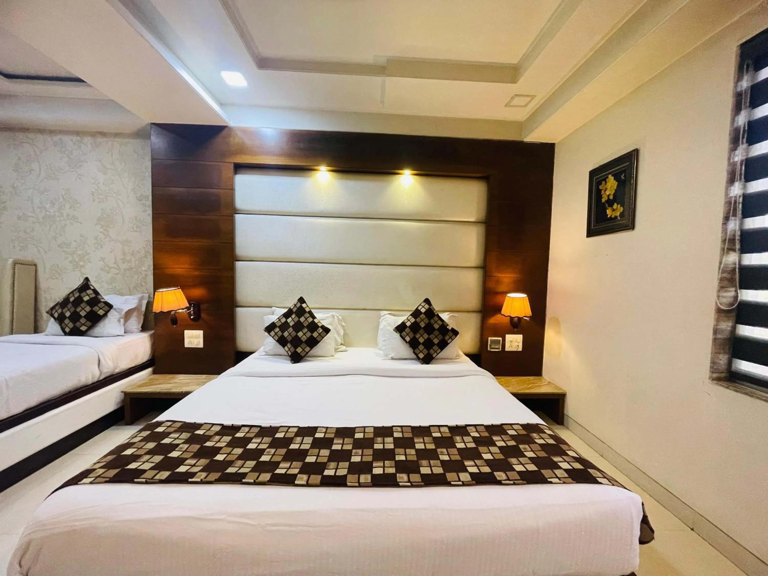 Bed in Hotel Kc Inn Ajmer