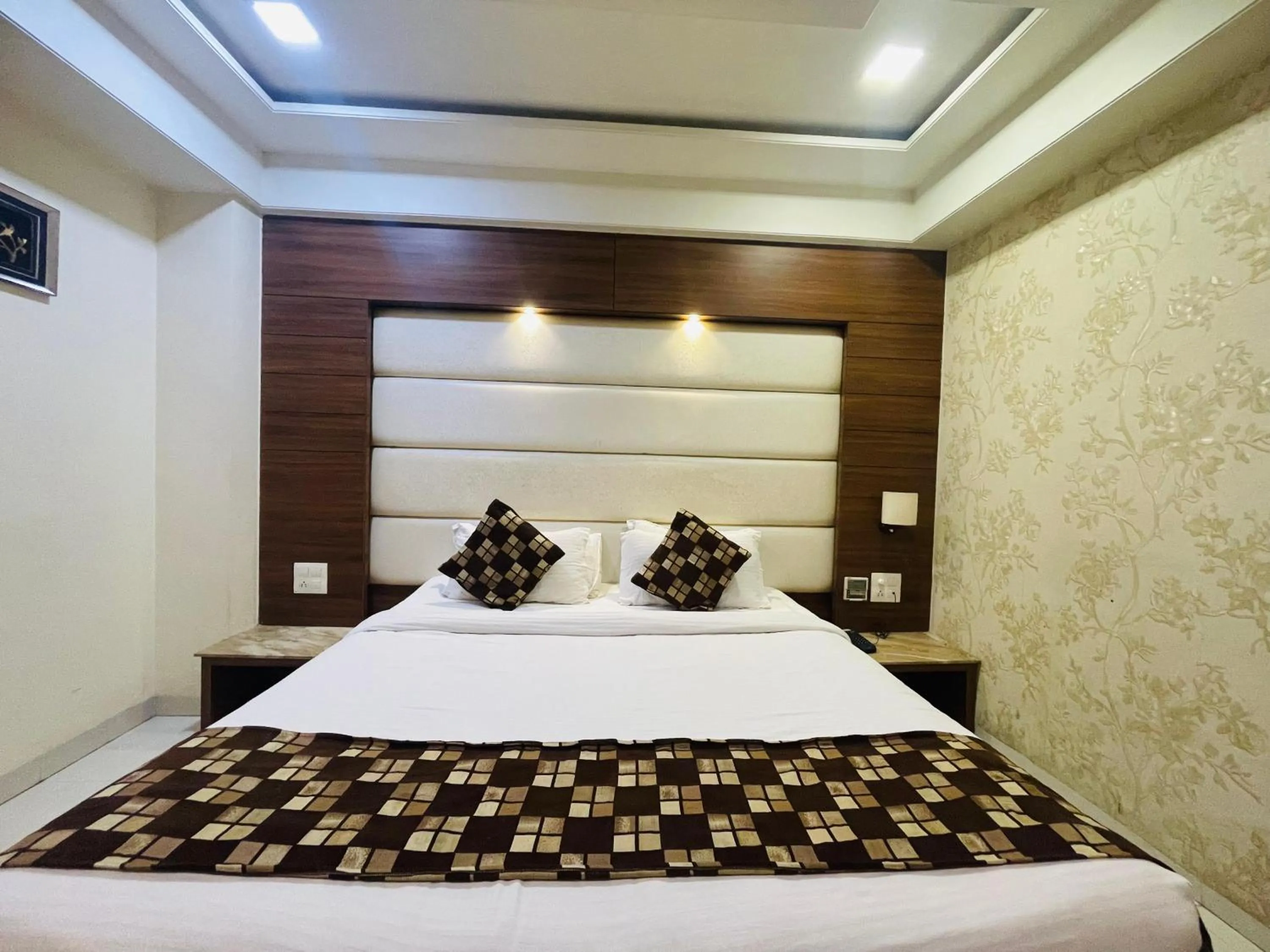 Bed in Hotel Kc Inn Ajmer