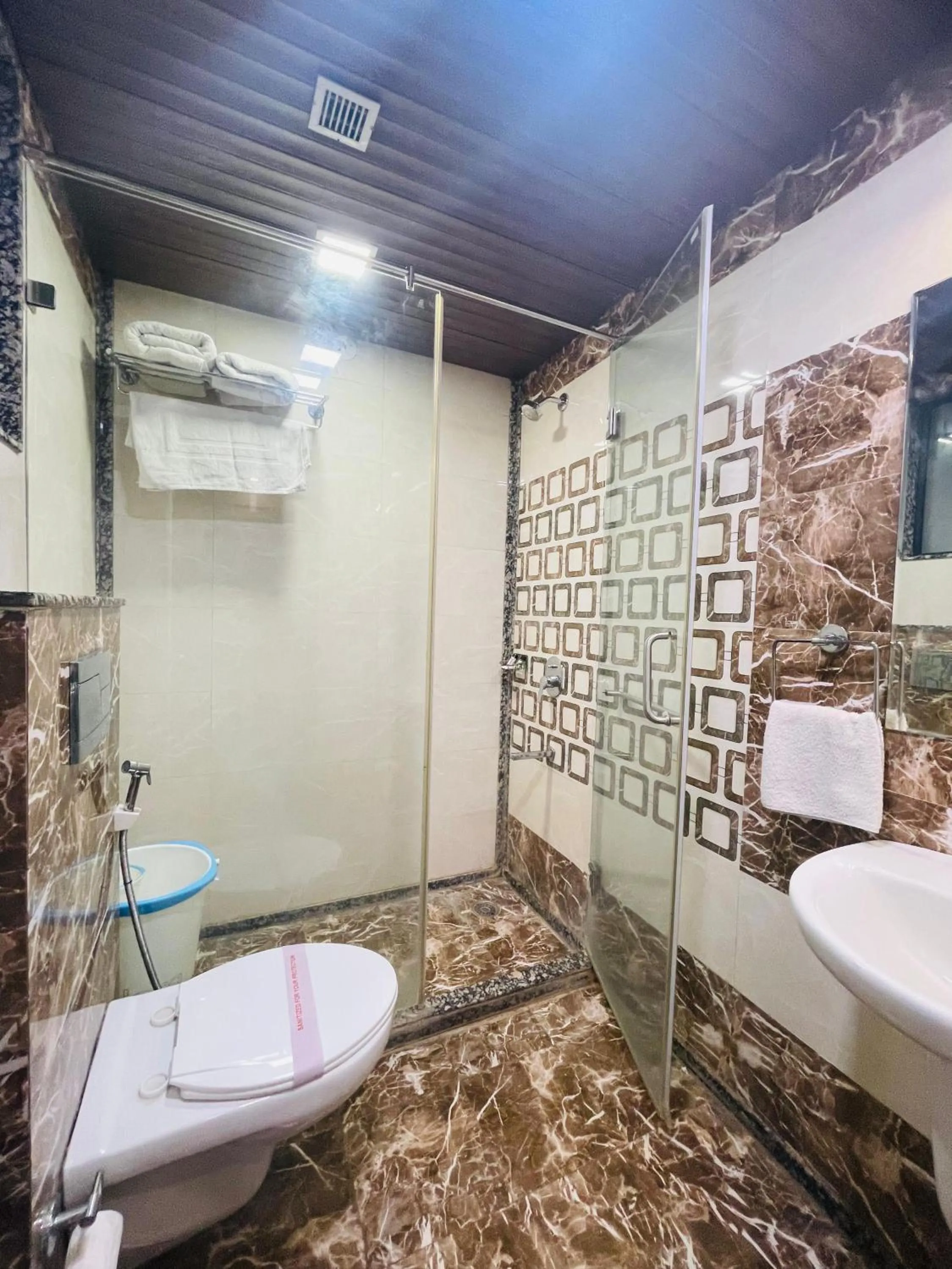 Bathroom in Hotel Kc Inn Ajmer