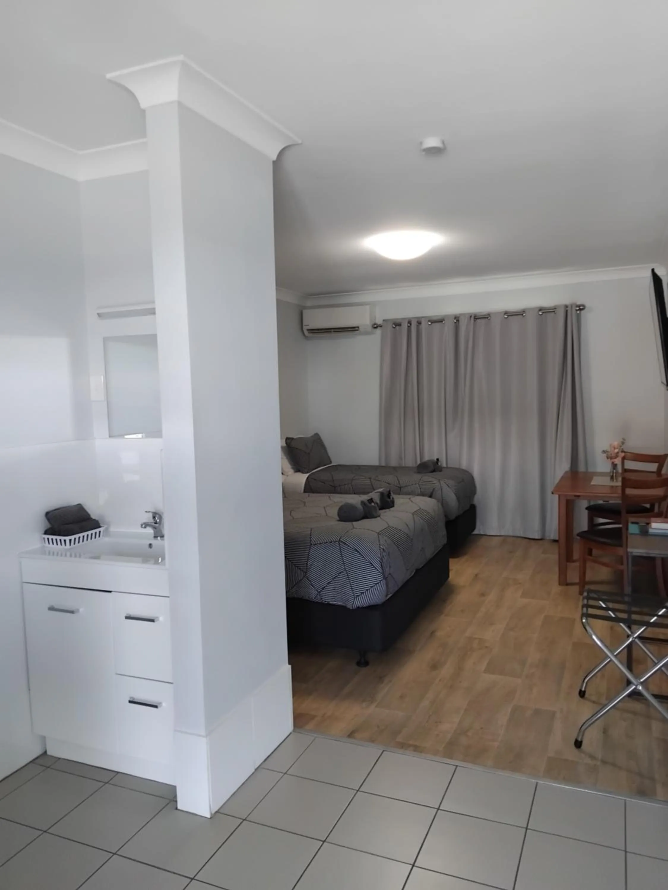 Bed in The Major Mitchell Motel