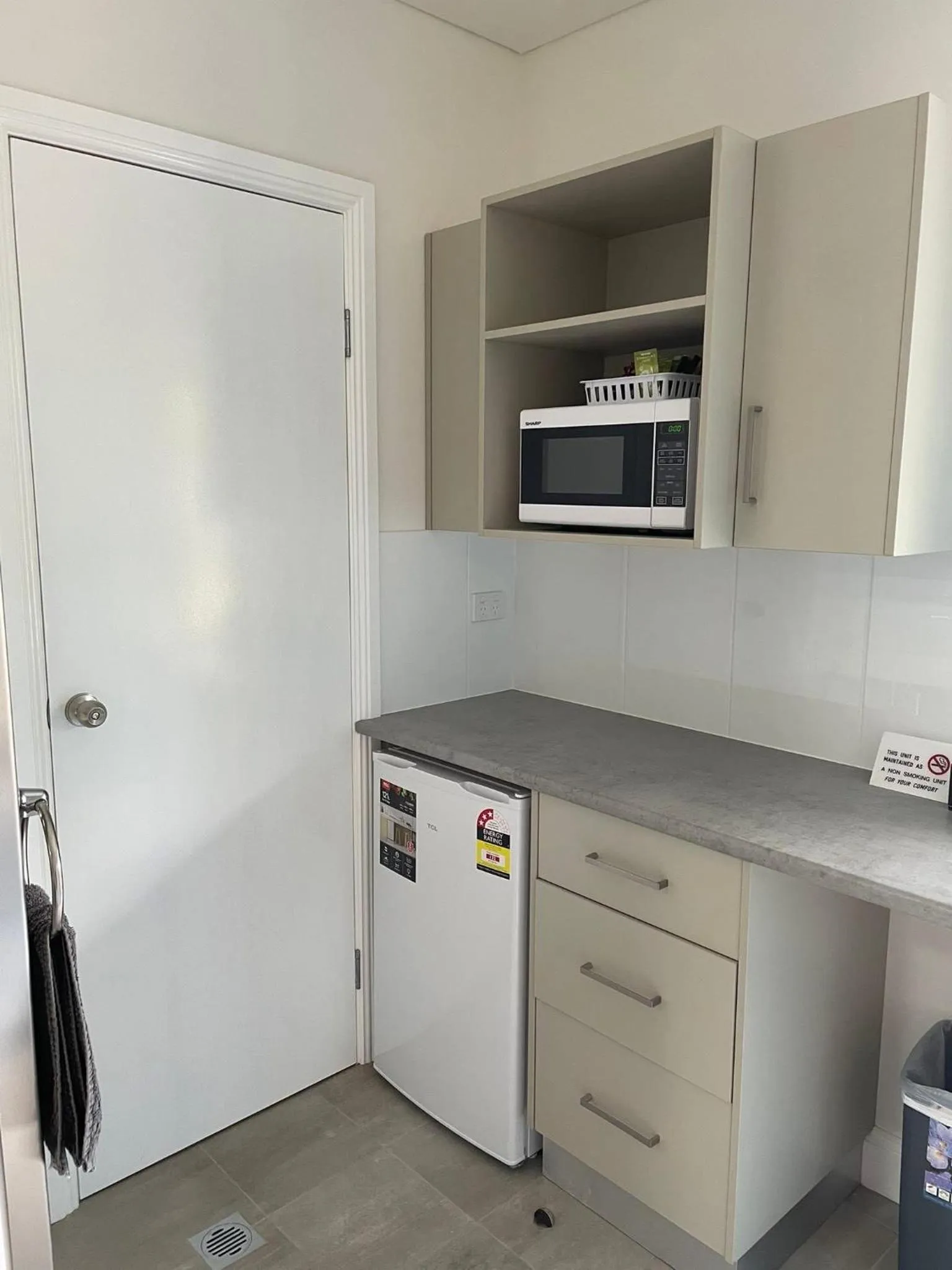 Kitchen or kitchenette in The Major Mitchell Motel