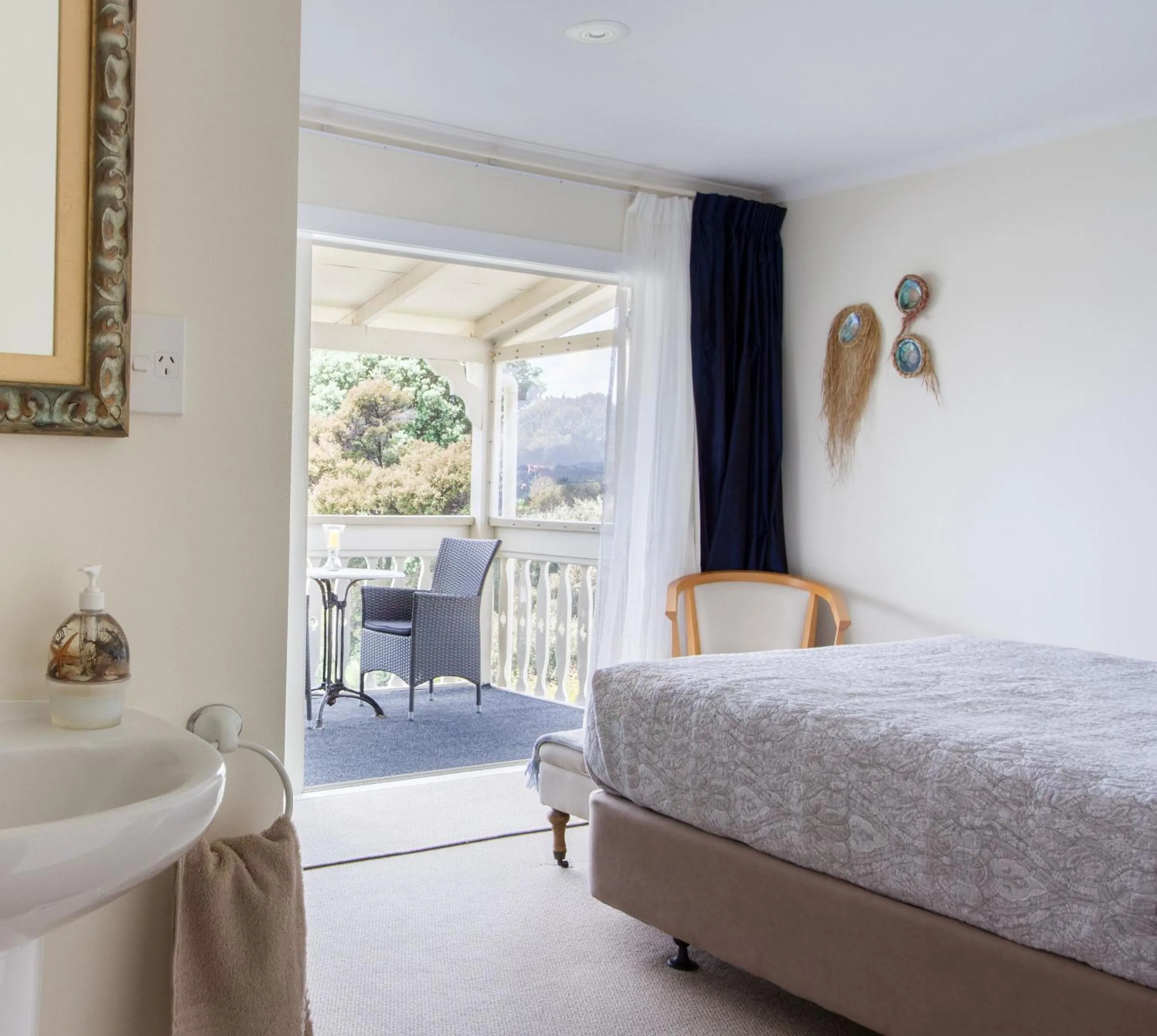 Bed in Mangawhai Lodge