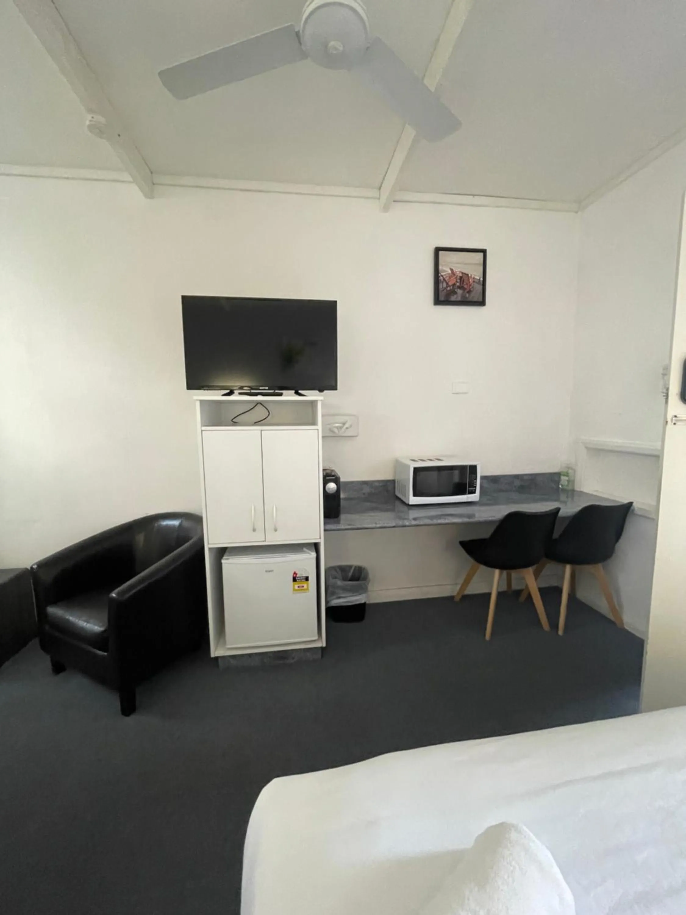 TV and multimedia, Bed in The Tree Motel