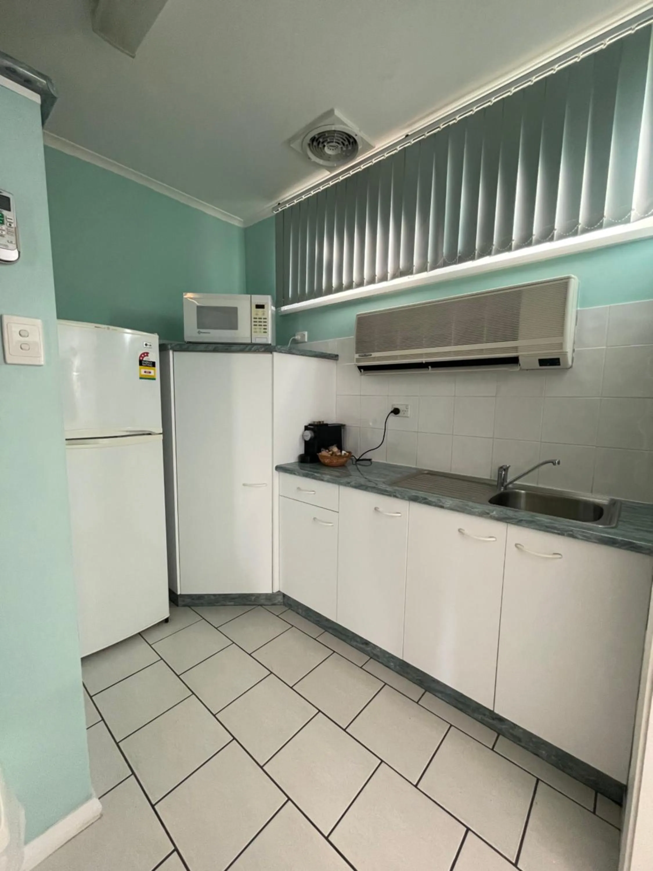 Kitchen or kitchenette in The Tree Motel