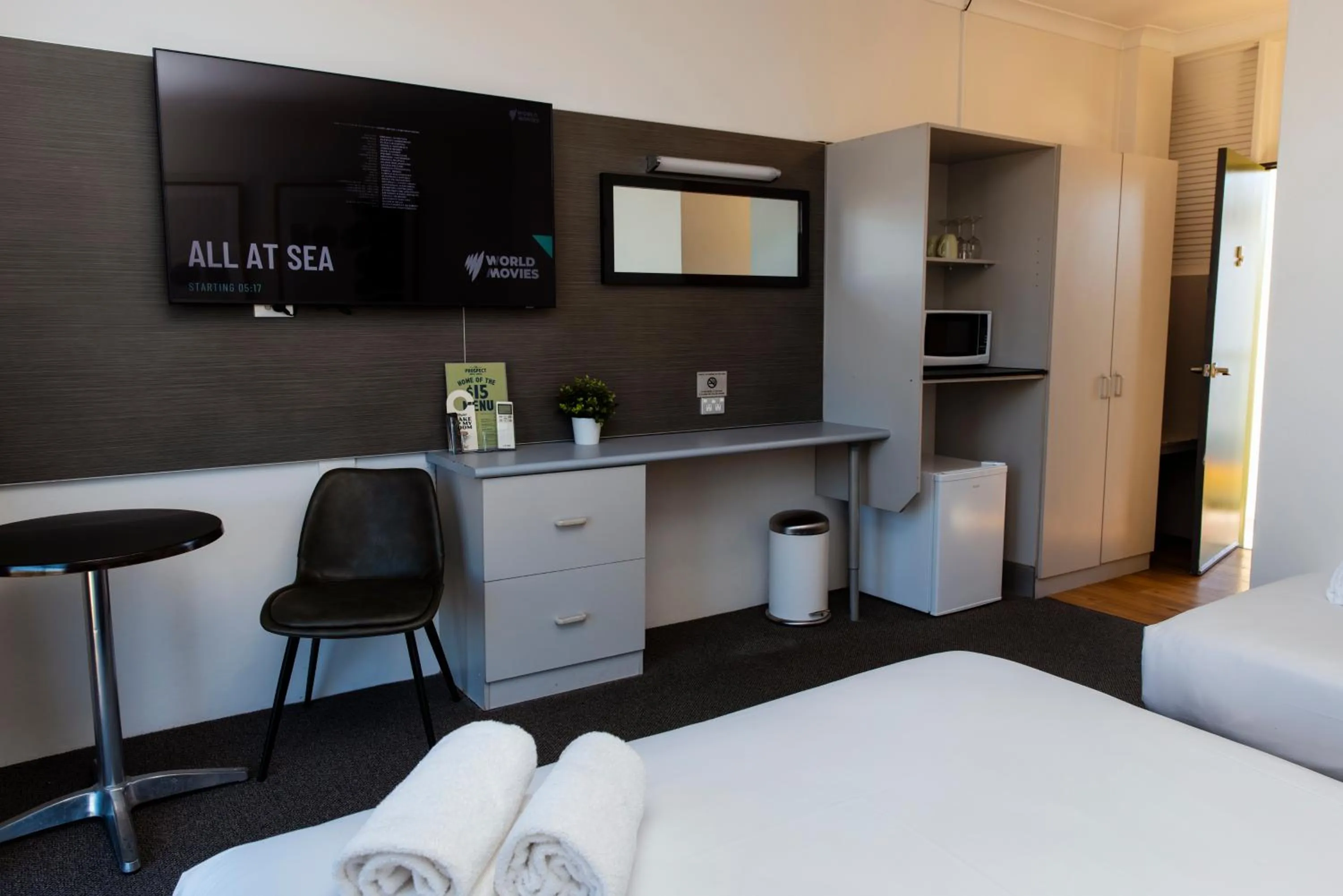 TV and multimedia, Bed in Prospect Hotel Motel