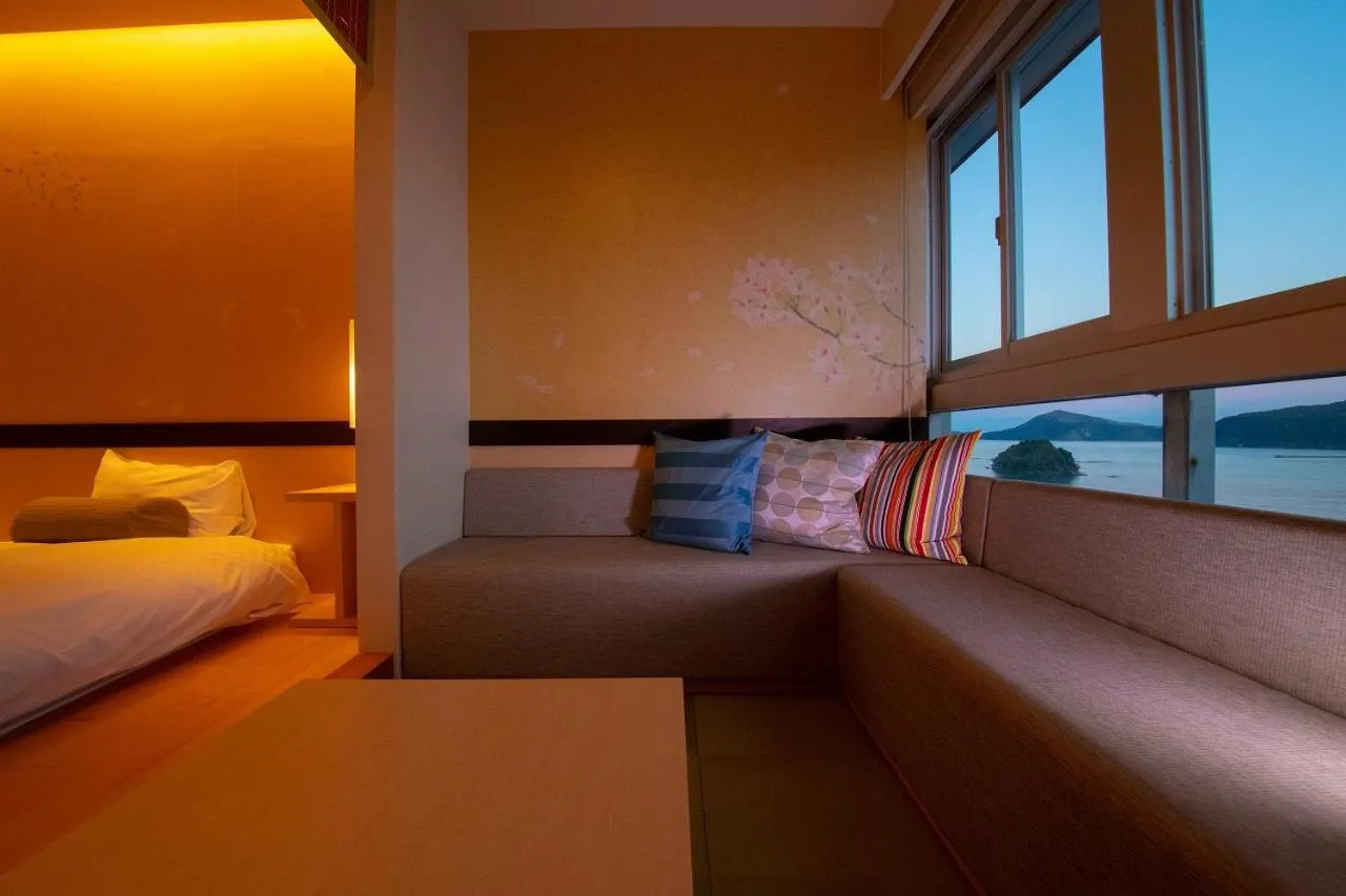 Natural landscape, Bed in Toba Grand Hotel