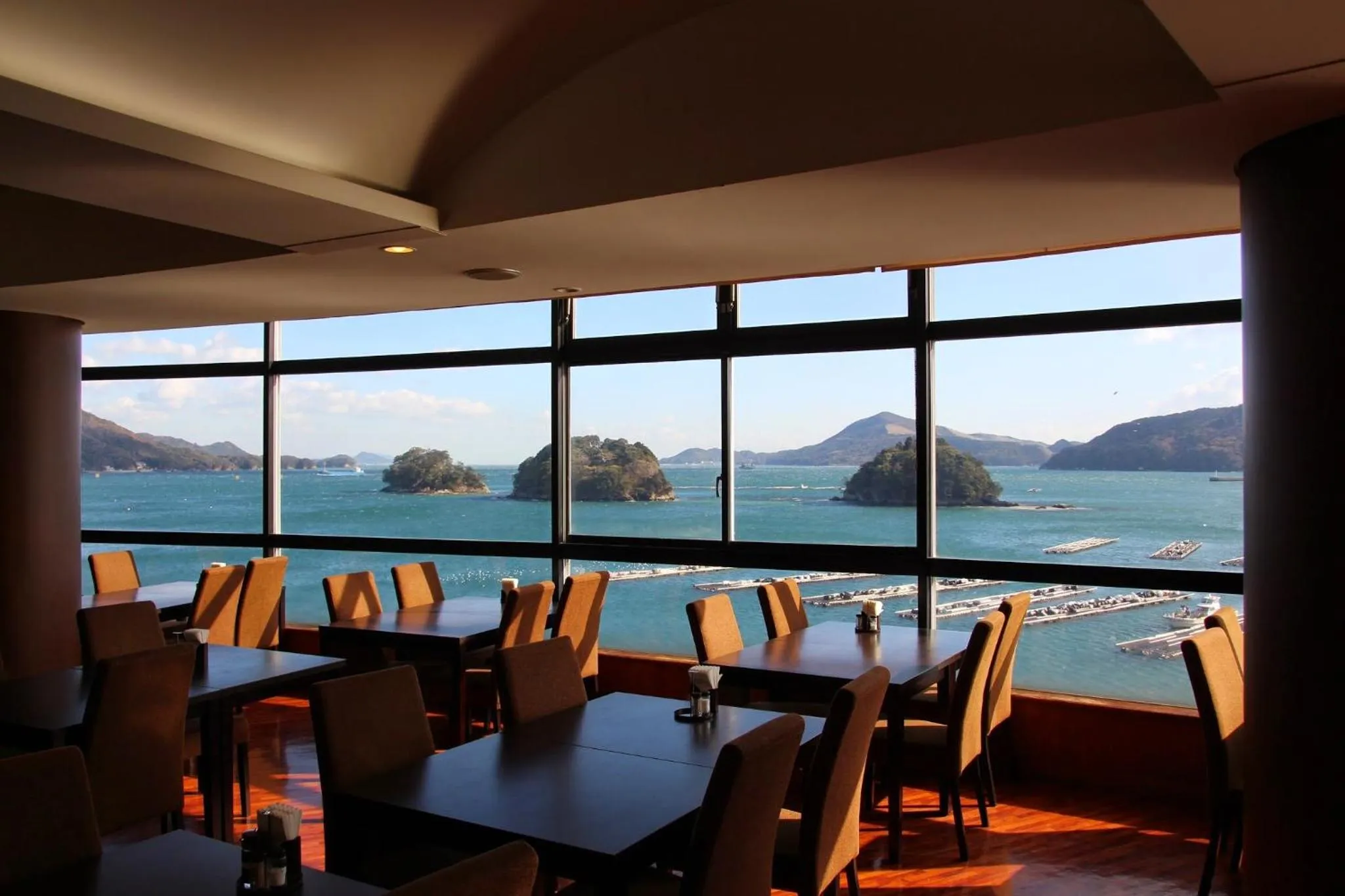 Restaurant/places to eat in Toba Grand Hotel