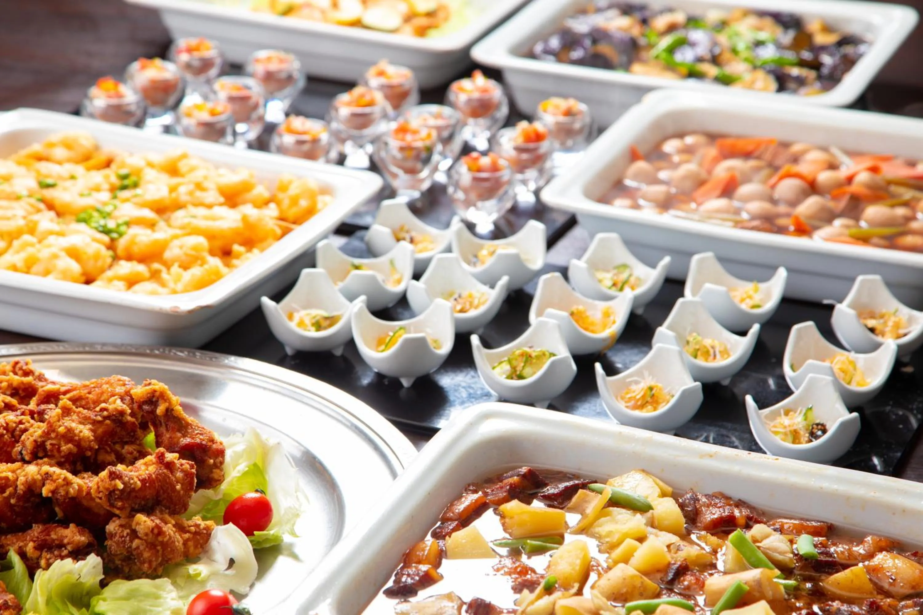 Food and drinks in Toba Grand Hotel