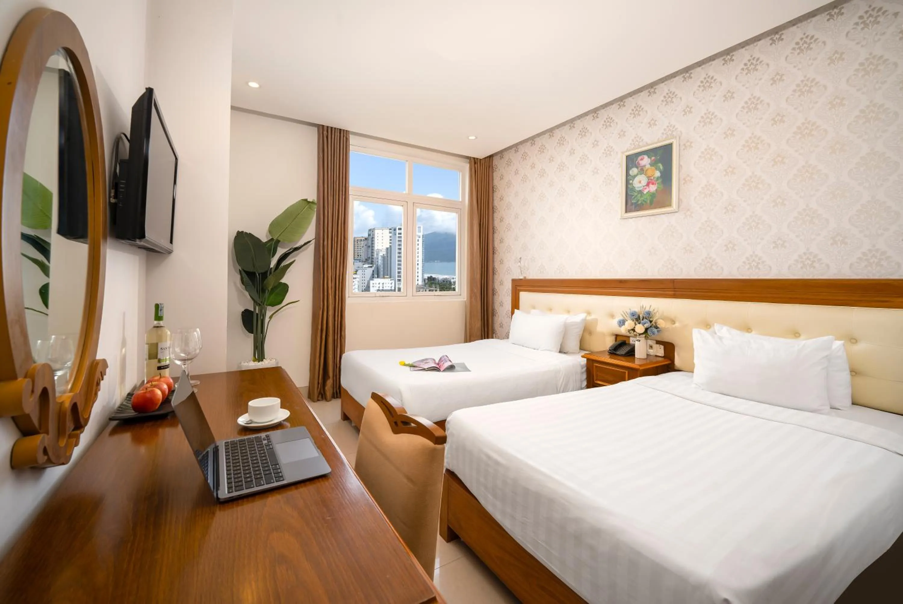 City view, Bed in Royal Family Hotel