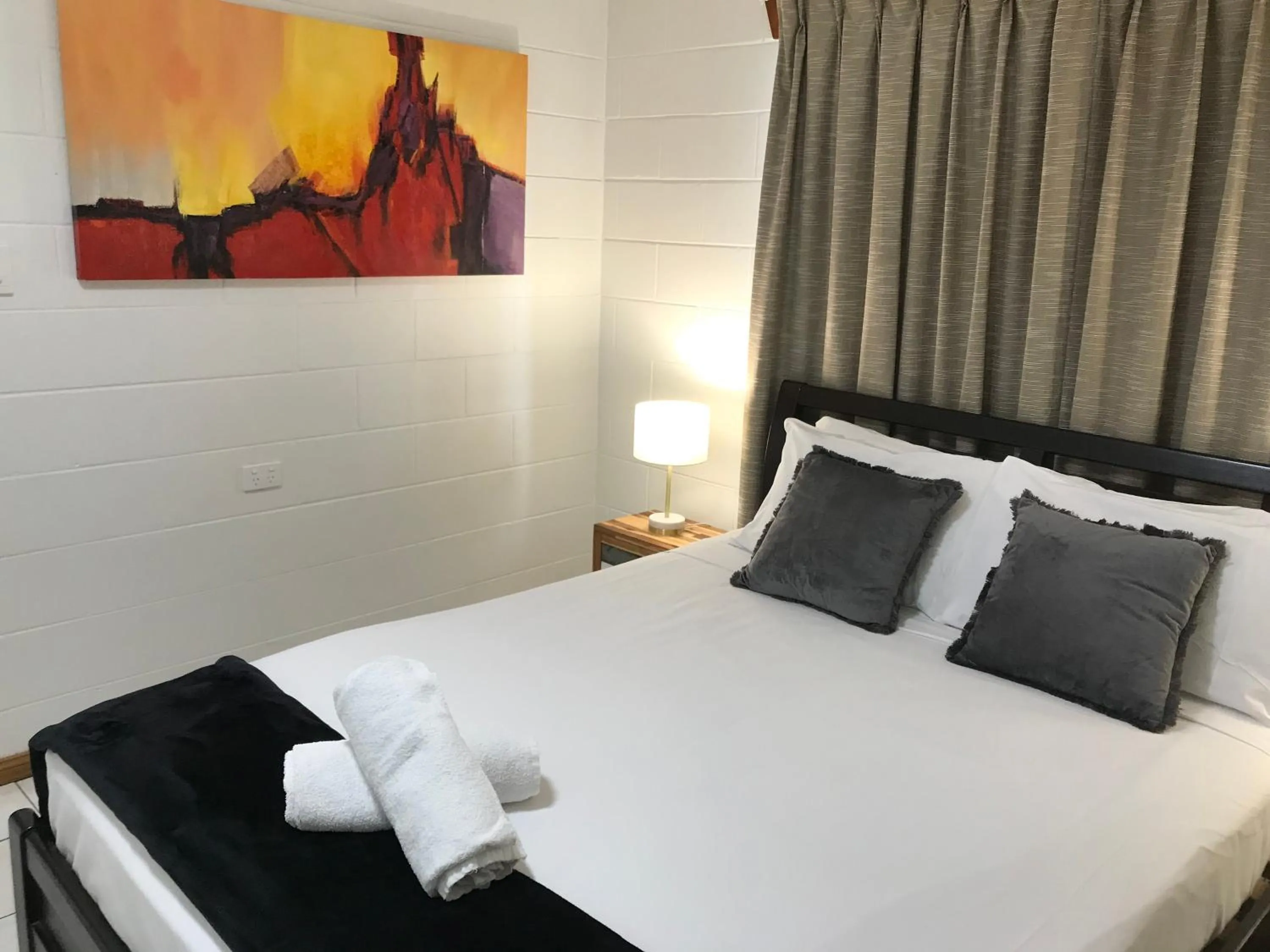 Bedroom, Bed in Ocean Breeze Units