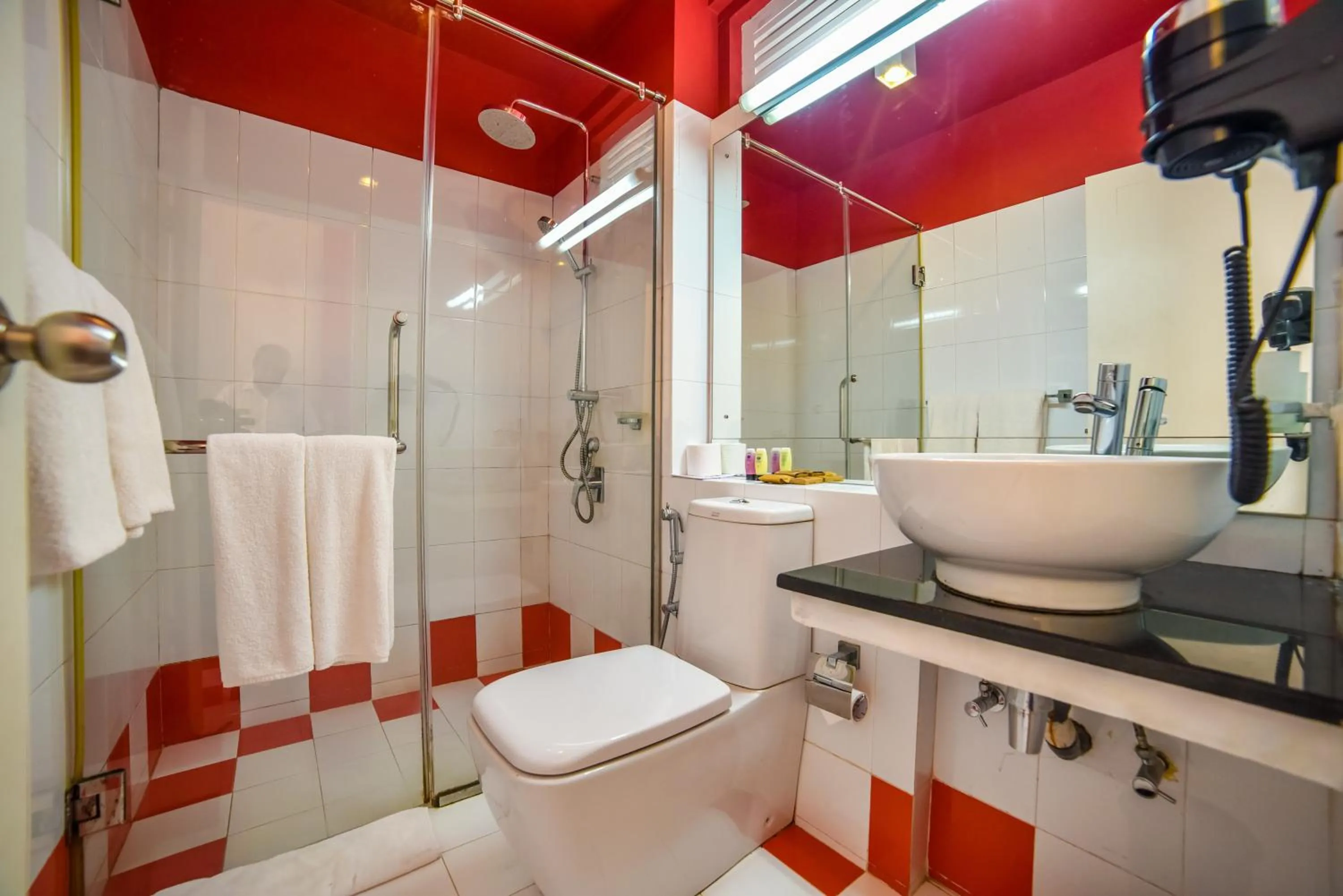 Bathroom in Coral Rock by Bansei