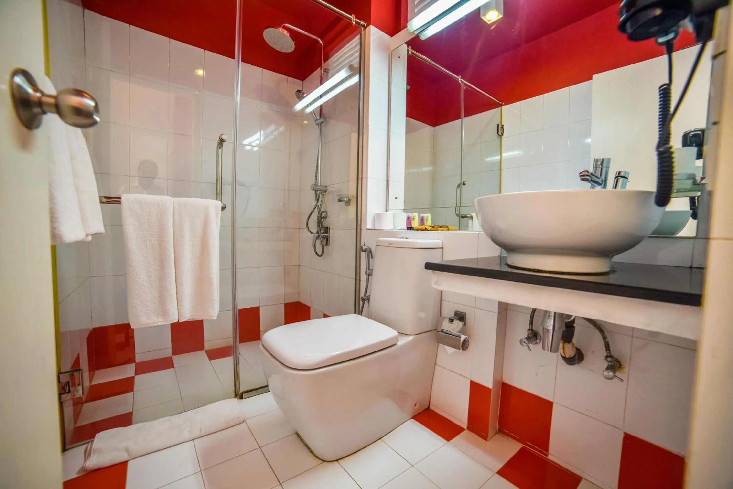 Bathroom in Coral Rock by Bansei