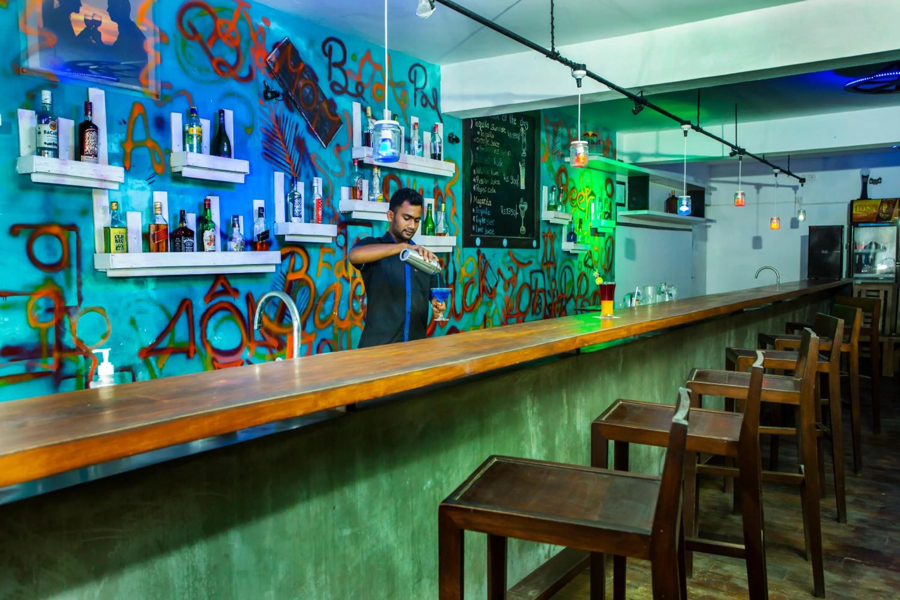 Lounge or bar in Coral Rock by Bansei