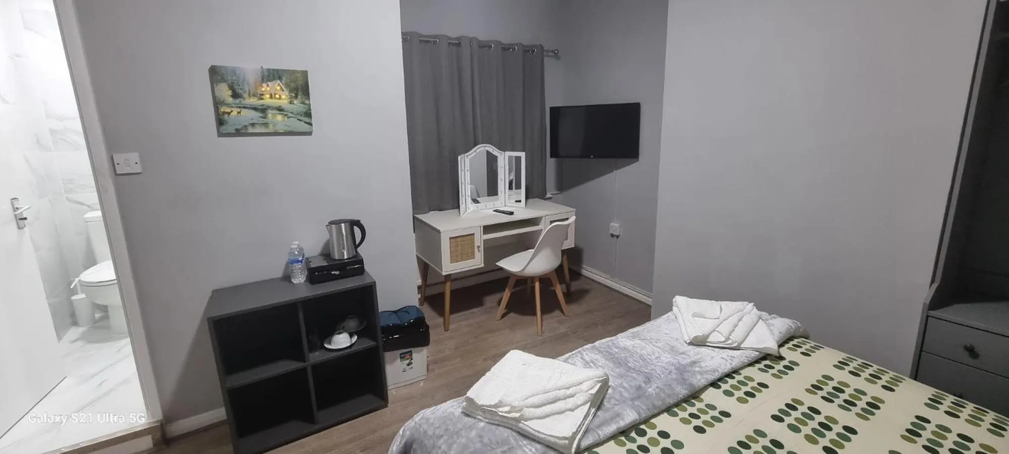 TV and multimedia, Bed in Elstree Inn