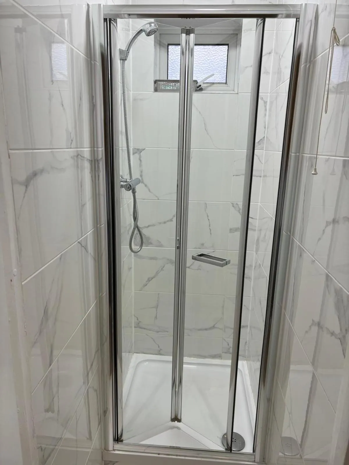 Shower in Elstree Inn