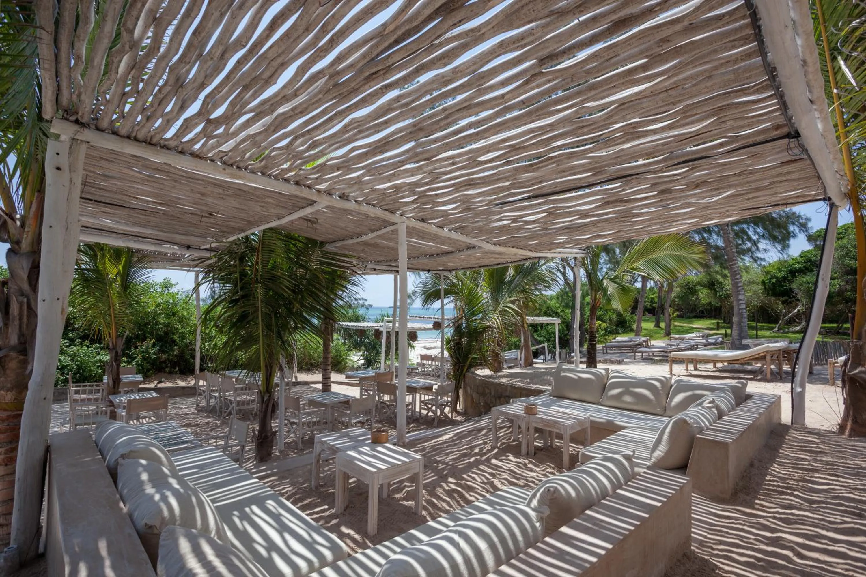 Restaurant/places to eat in Kobe Suite Resort