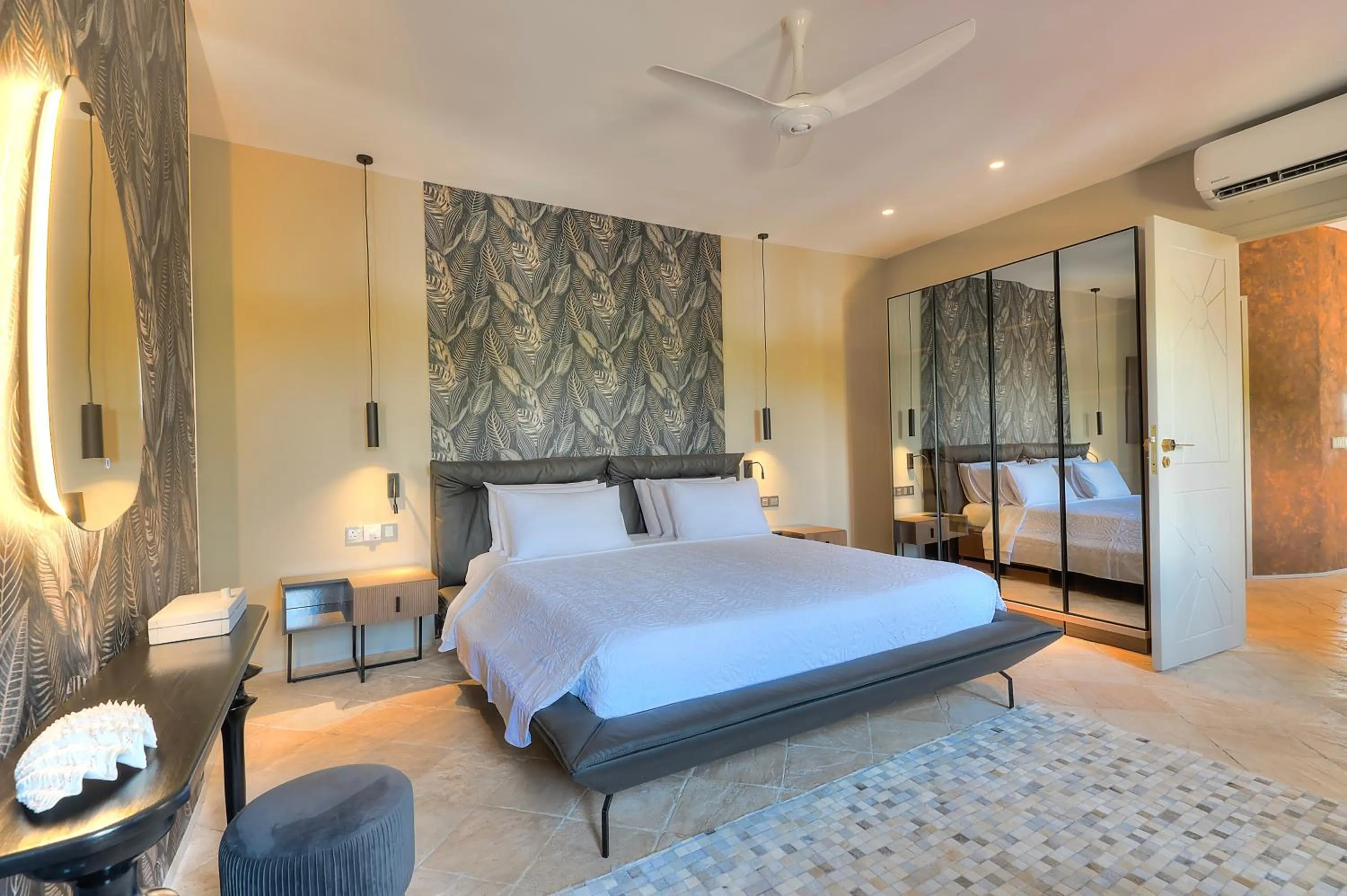 Bedroom, Bed in Kobe Suite Resort