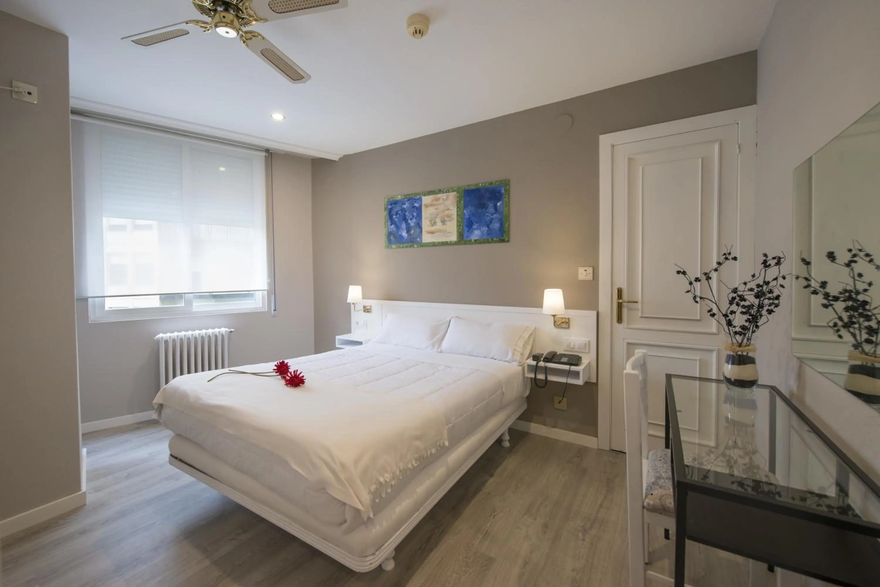 Bedroom, Bed in Hotel Miño