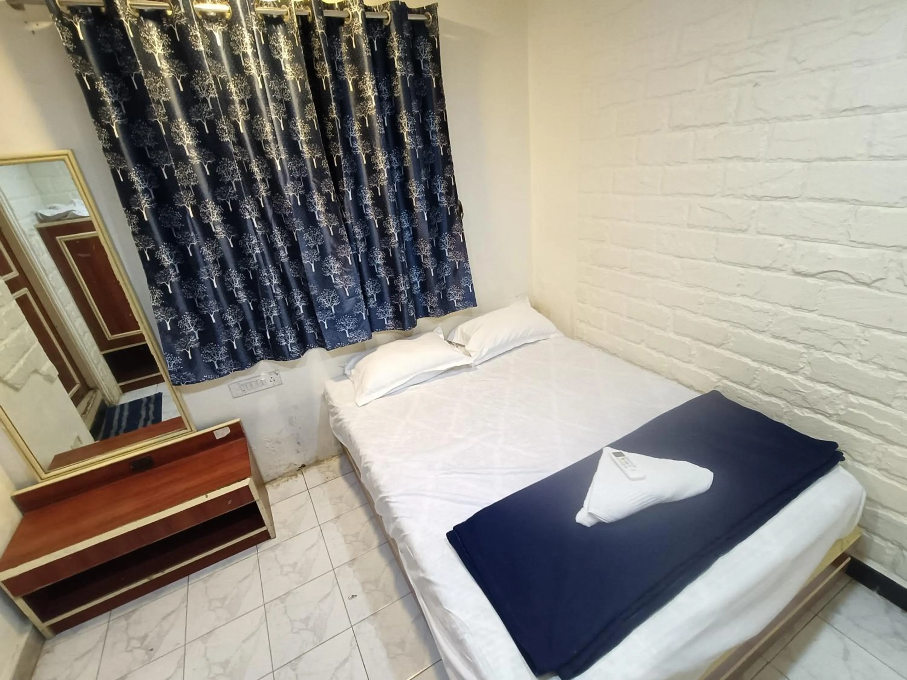 Bed in Hotel Platinum Residency Colaba