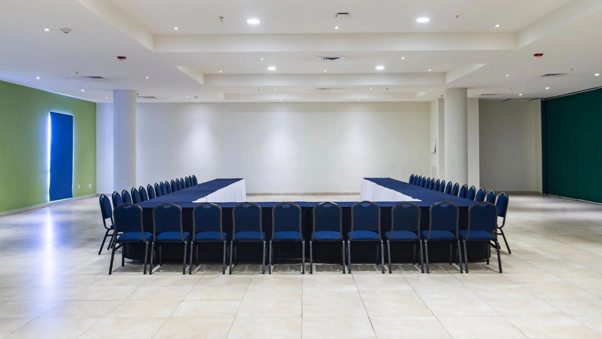 Meeting/conference room in Holiday Inn Express Xalapa by IHG