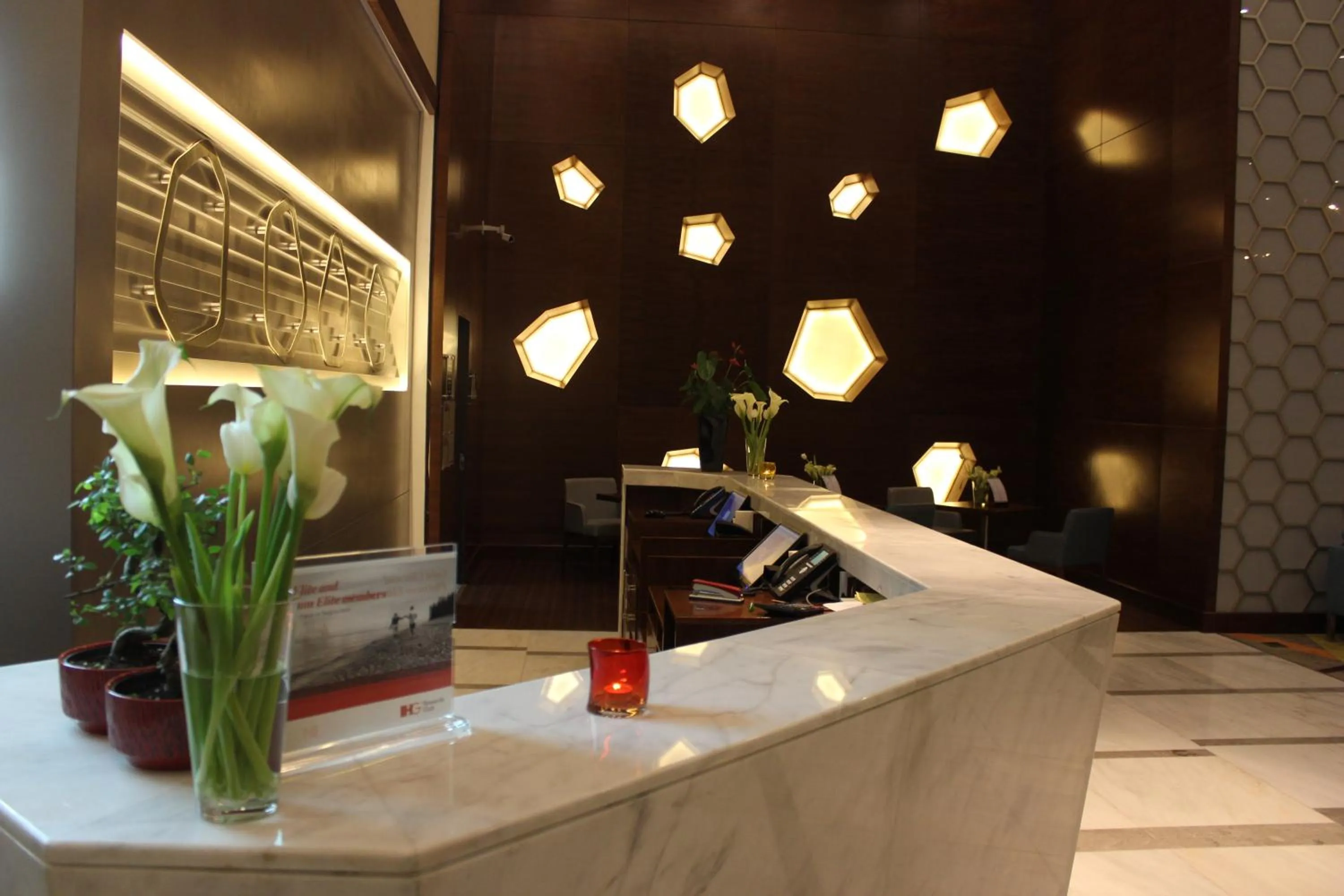 Lobby or reception in Holiday Inn Jeddah Gateway by IHG