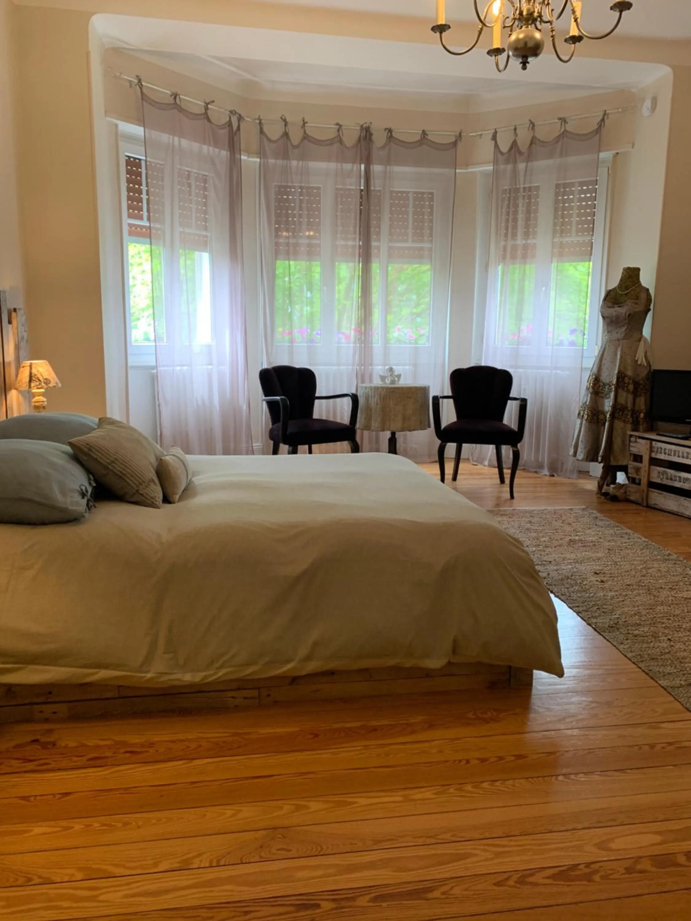 Bedroom, Bed in La Chambre de Marie