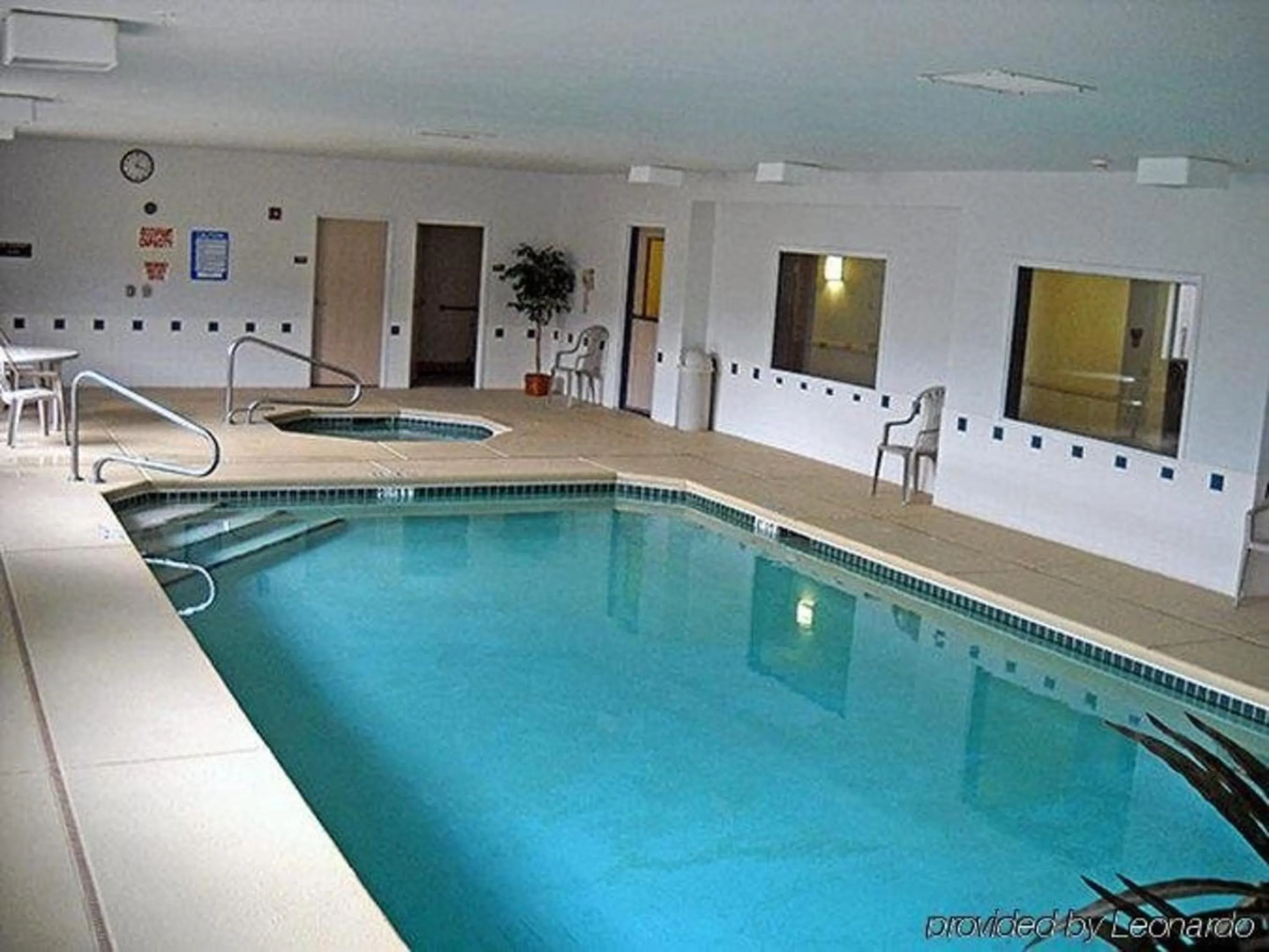 Swimming pool in Studio 6 Las Cruces, NM Telshor