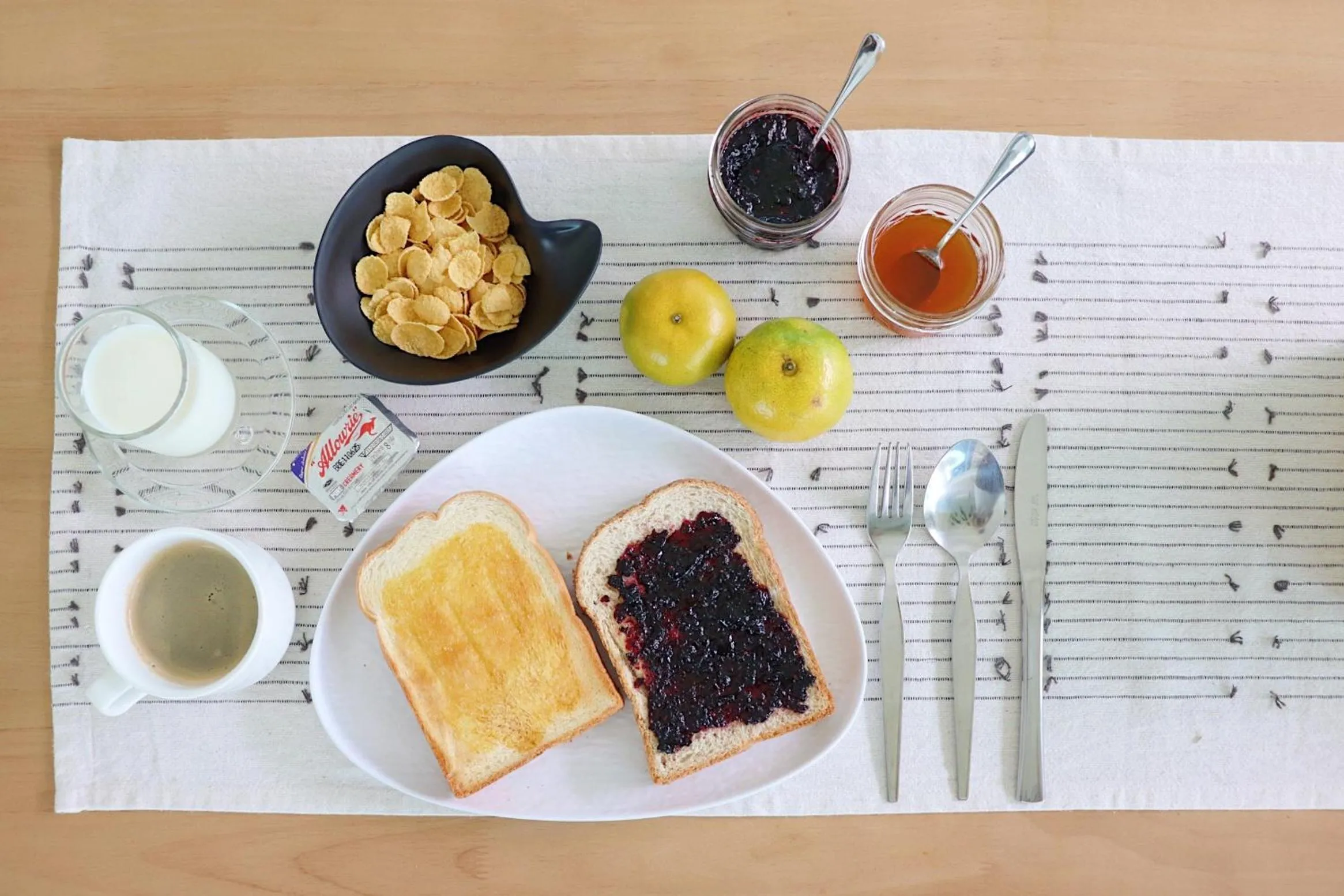 Breakfast in ResT Bangkok Poshtel