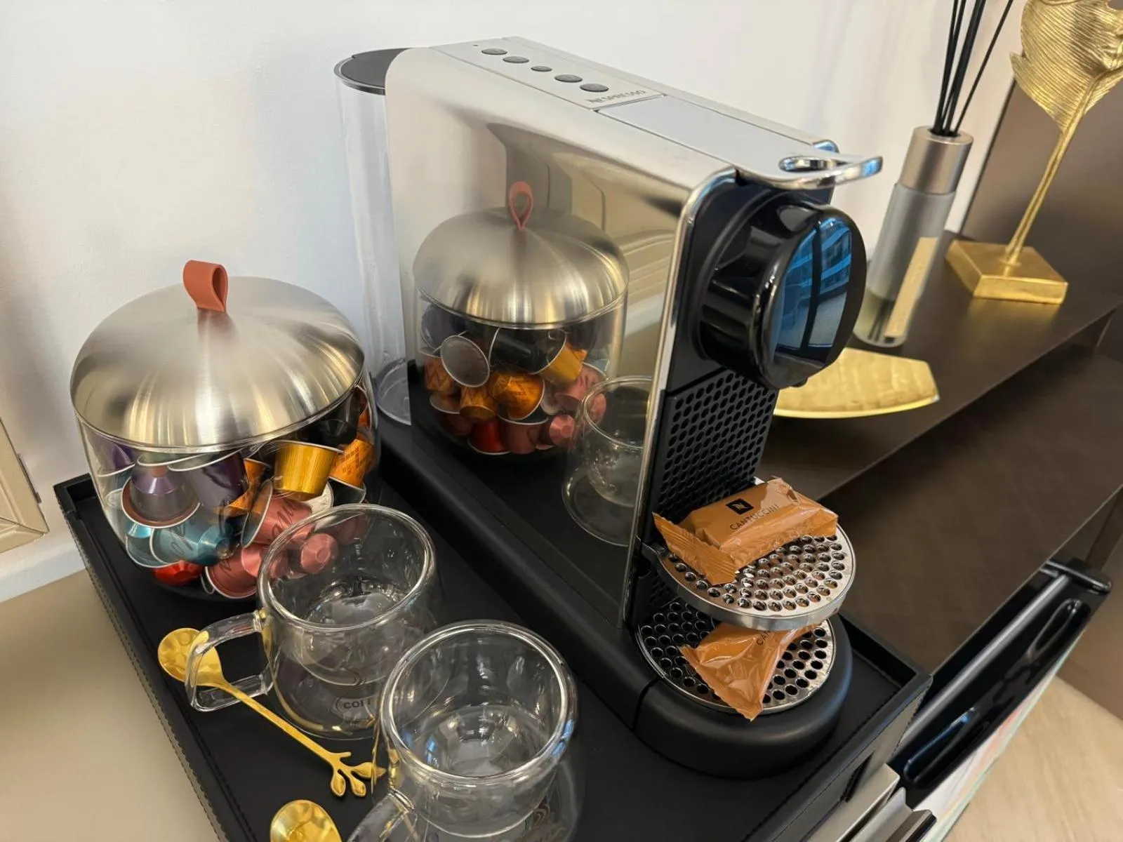 Coffee/tea facilities in Studio Bianca in complex Sea On Mamaia Nord