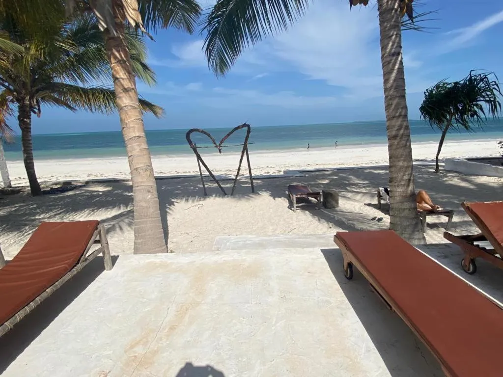 Moonshine Uroa Boutique Hotel