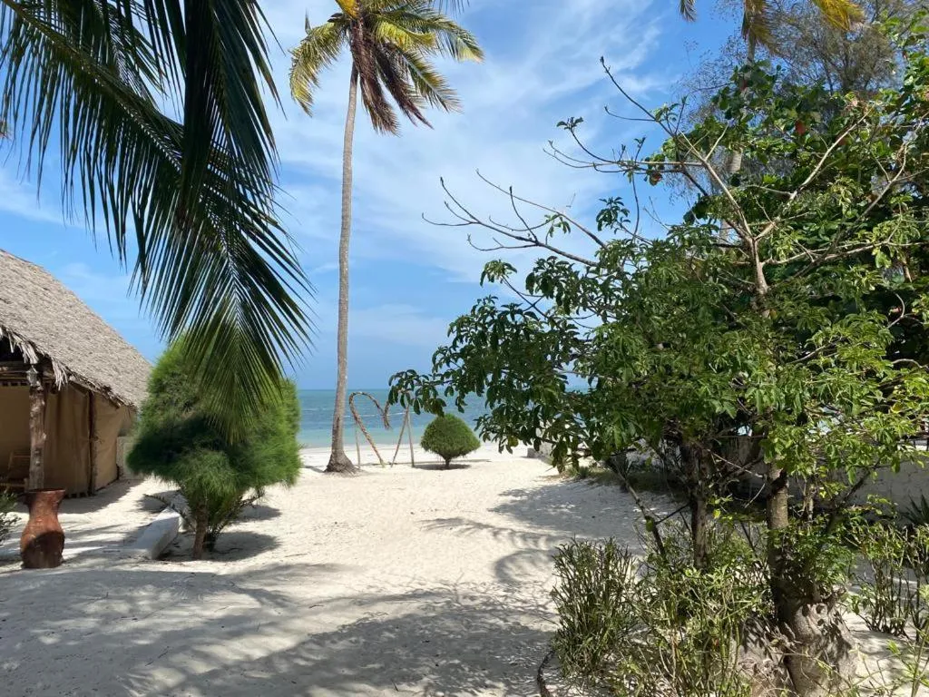 Moonshine Uroa Boutique Hotel