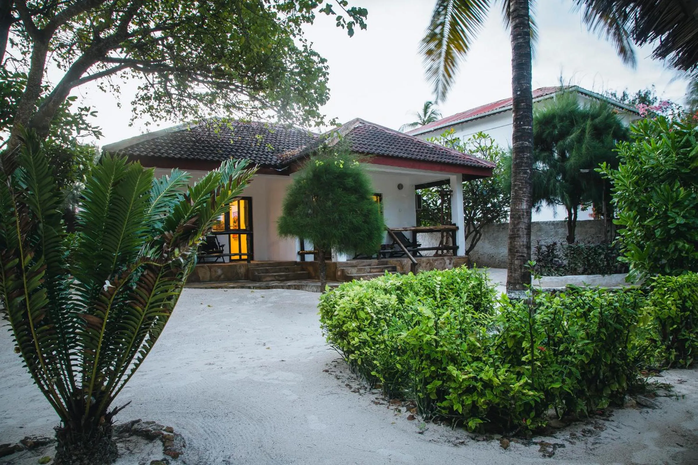 Moonshine Uroa Boutique Hotel