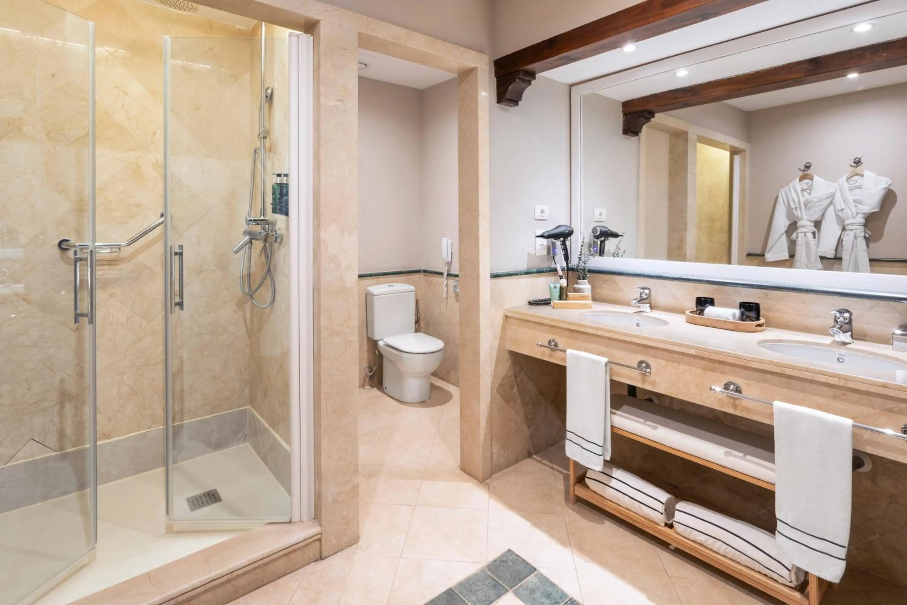 Shower in The Level at Meliá Villaitana