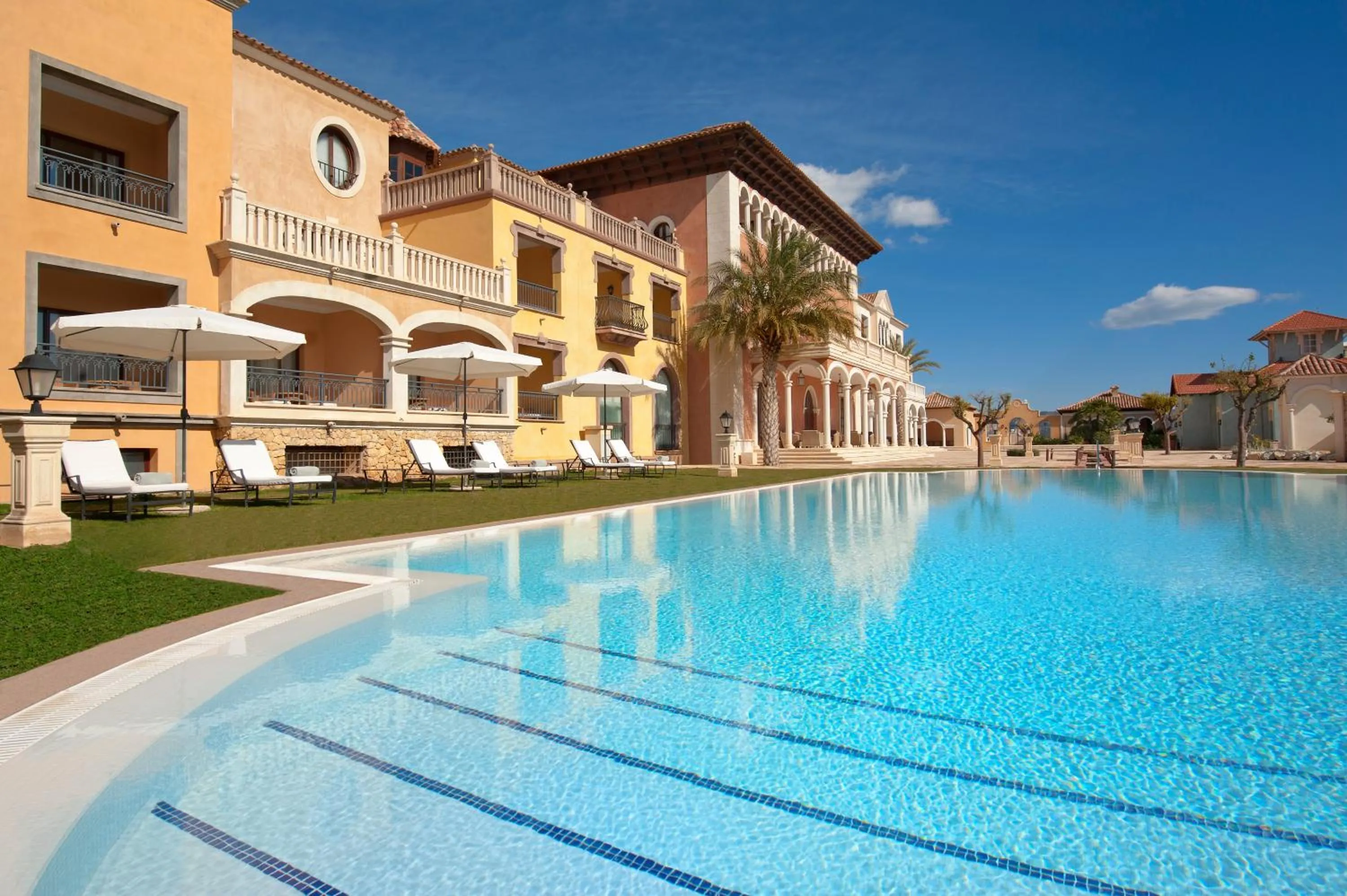 Swimming pool in The Level at Meliá Villaitana