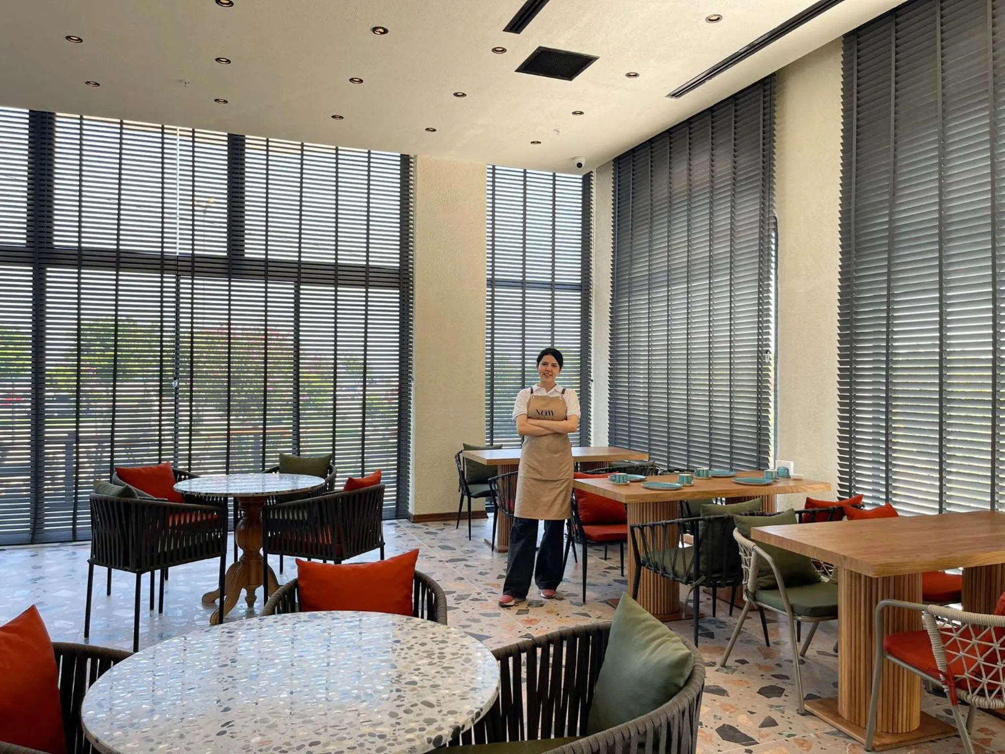 Restaurant/places to eat in Now Boutique Hotel