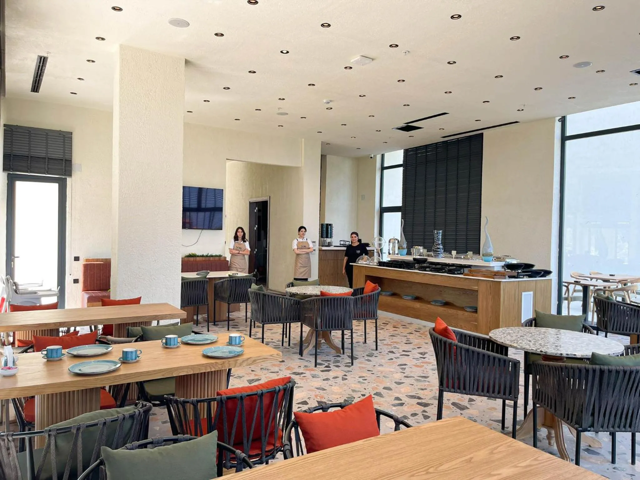 Restaurant/places to eat in Now Boutique Hotel