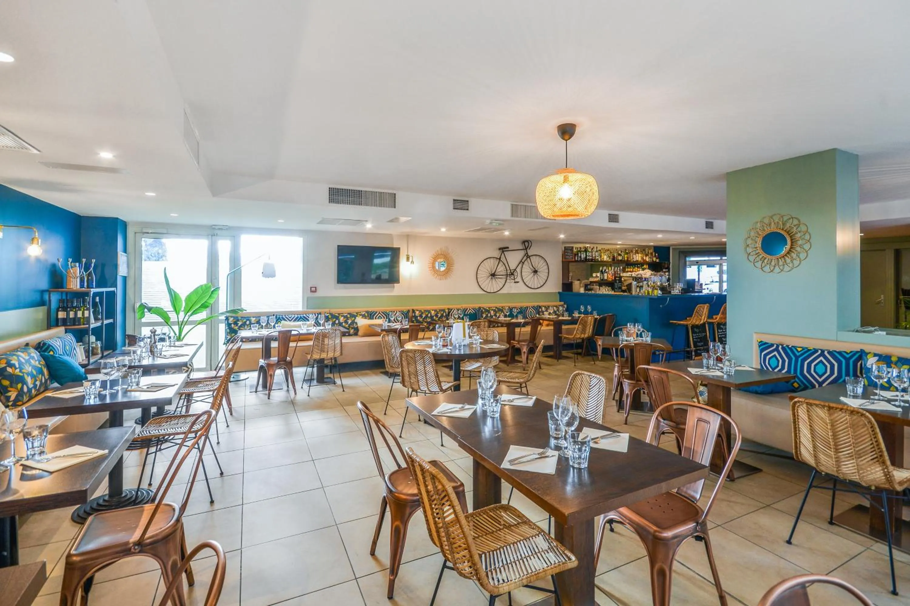 Restaurant/places to eat in Appart'City Confort Montpellier Ovalie II