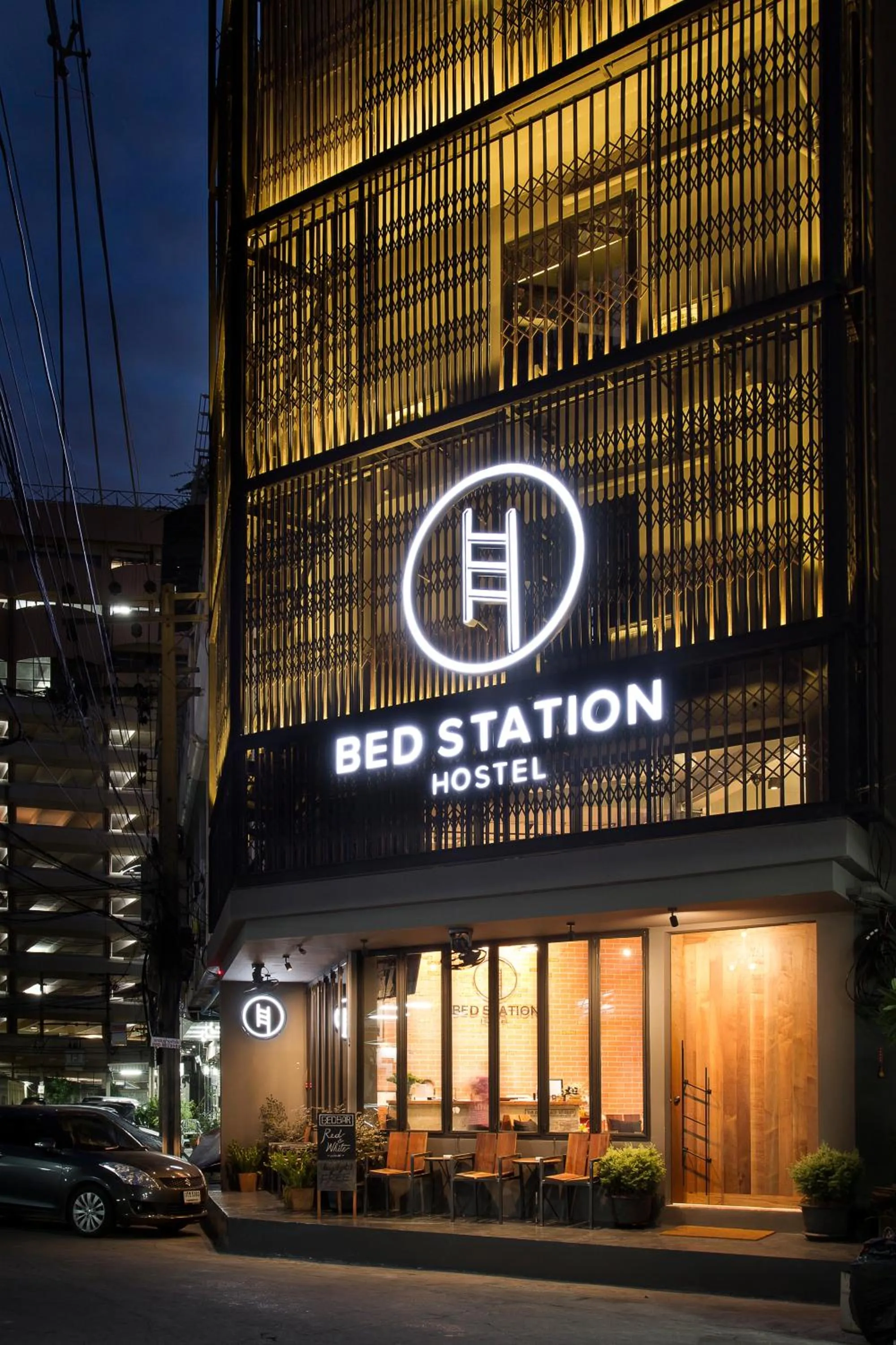 Facade/entrance in BED STATION Hostel Ratchthewi
