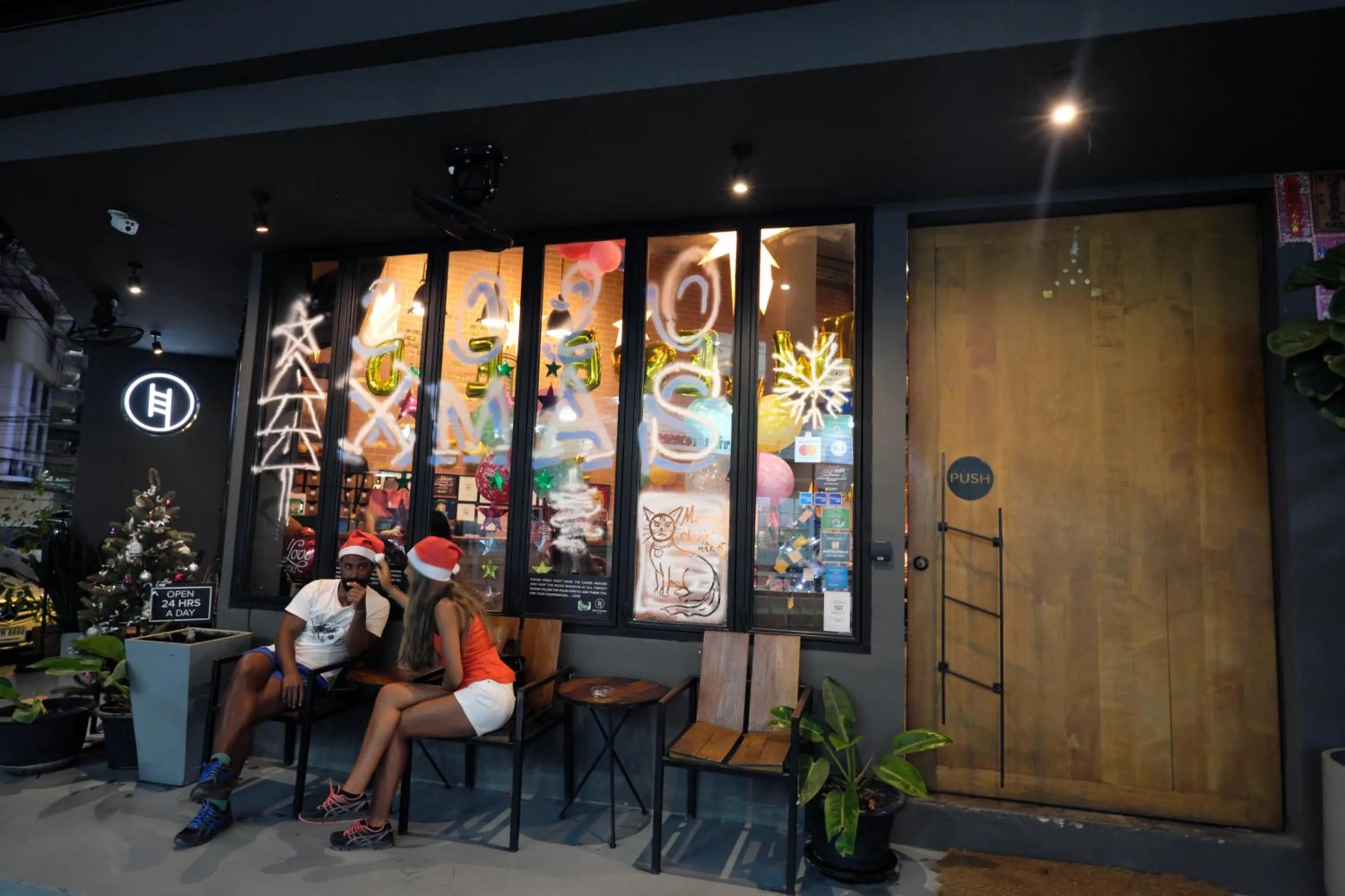 BED STATION Hostel Ratchthewi