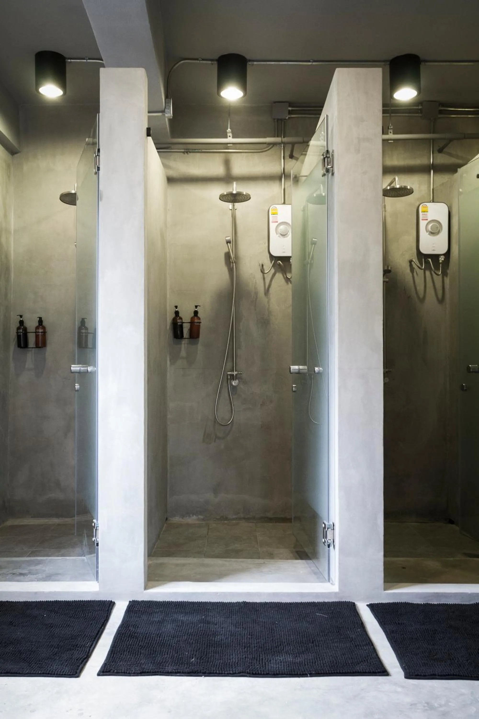 Shower in BED STATION Hostel Ratchthewi