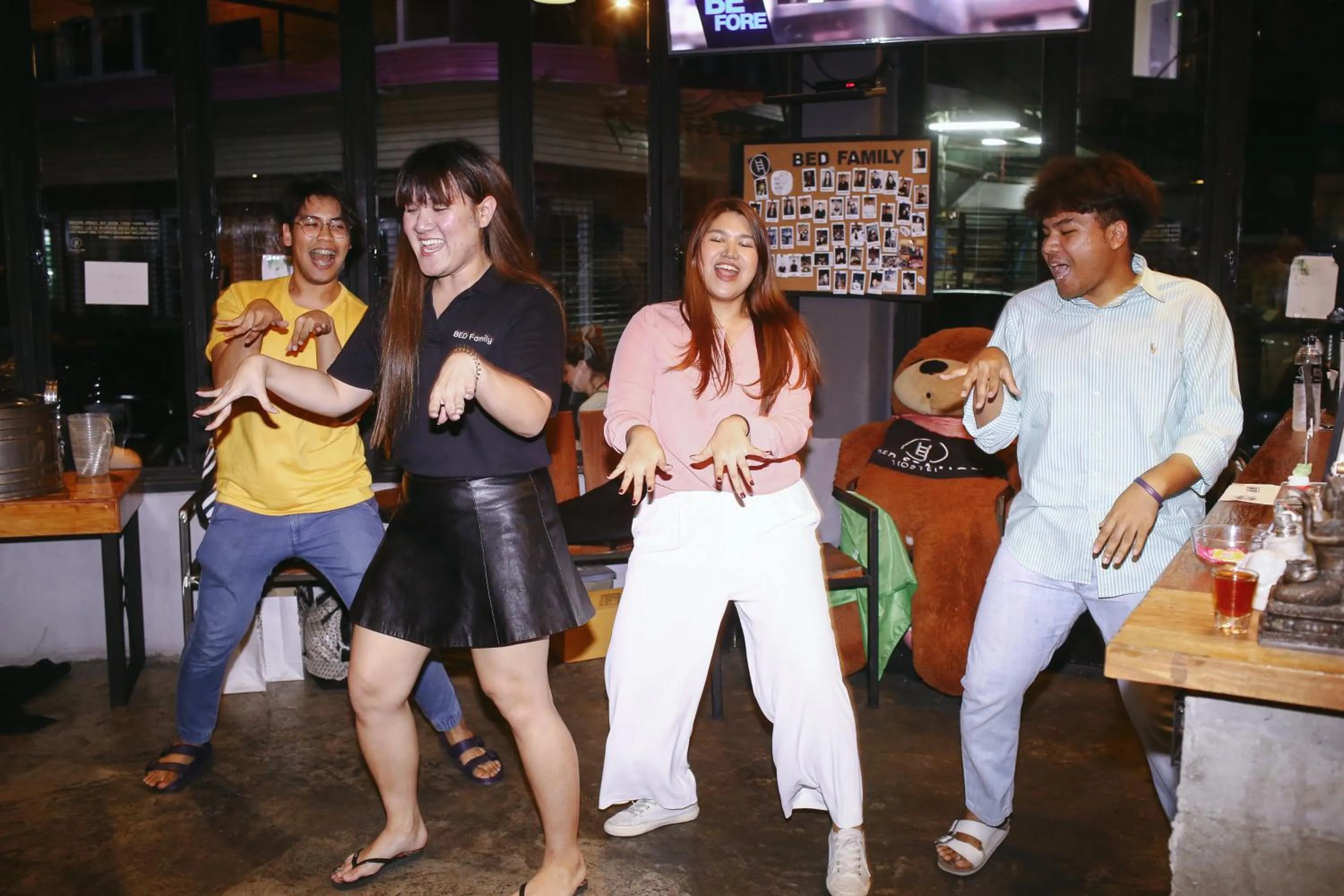 Evening entertainment in BED STATION Hostel Ratchthewi