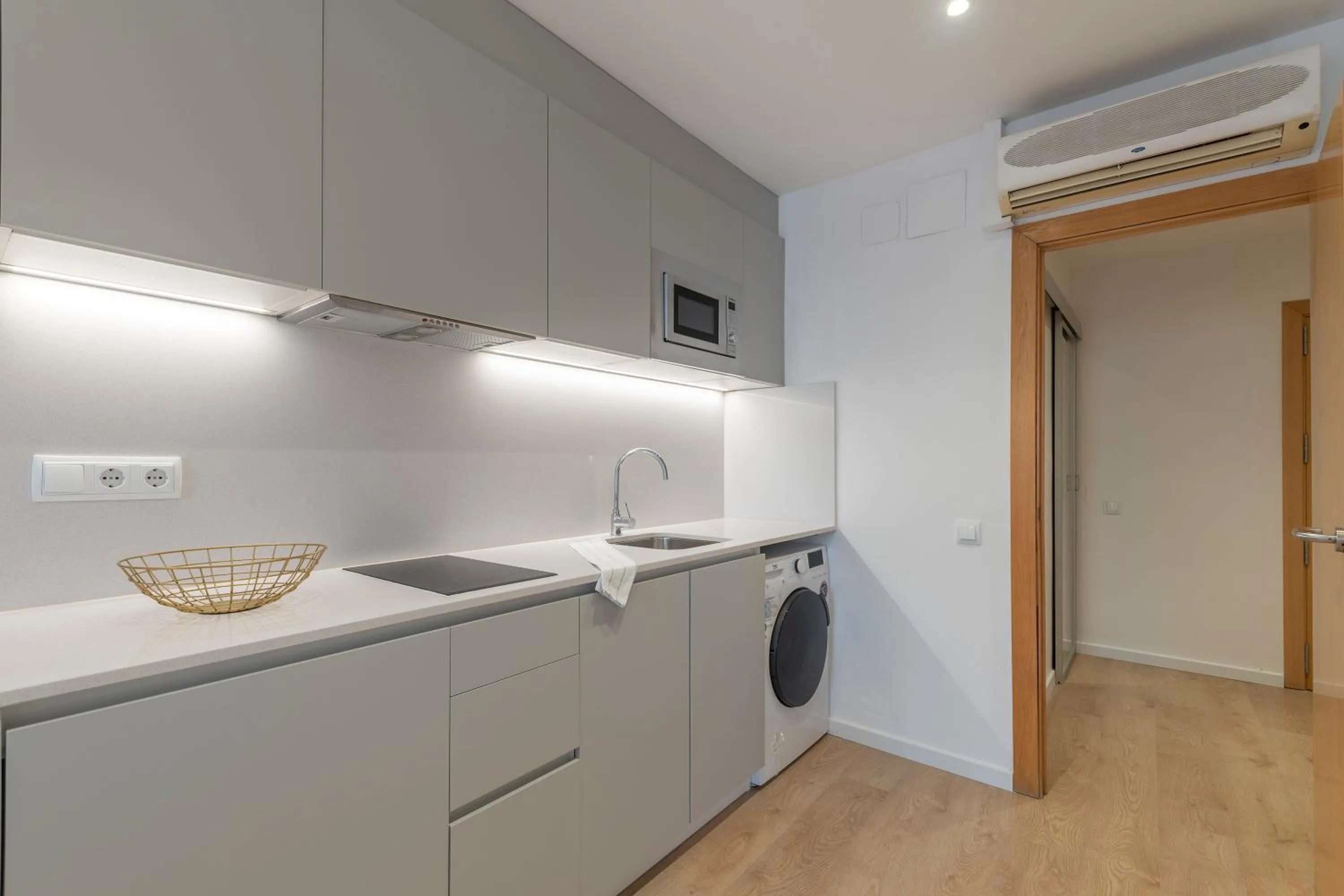 Kitchen or kitchenette in Happy Apartments