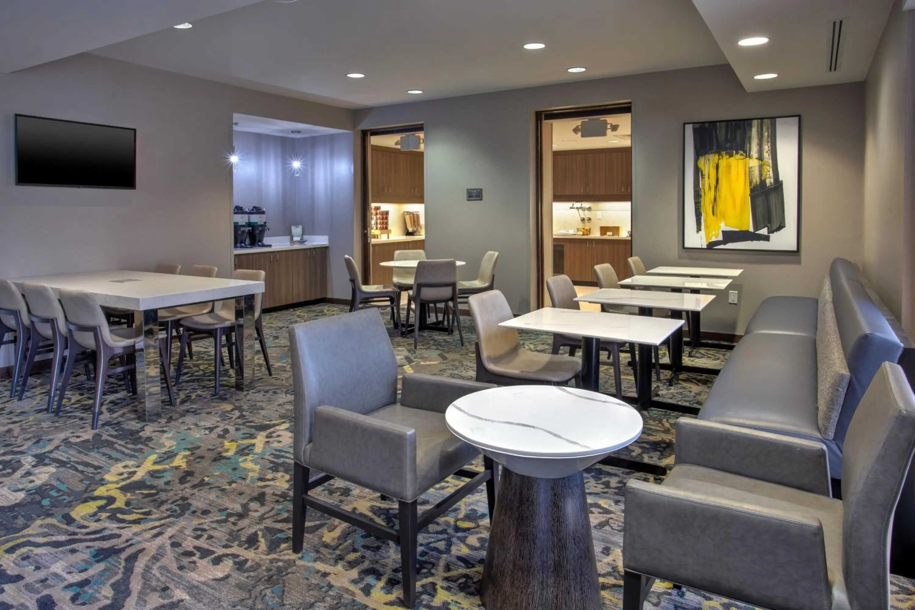 Restaurant/places to eat in Residence Inn by Marriott Columbus Dublin