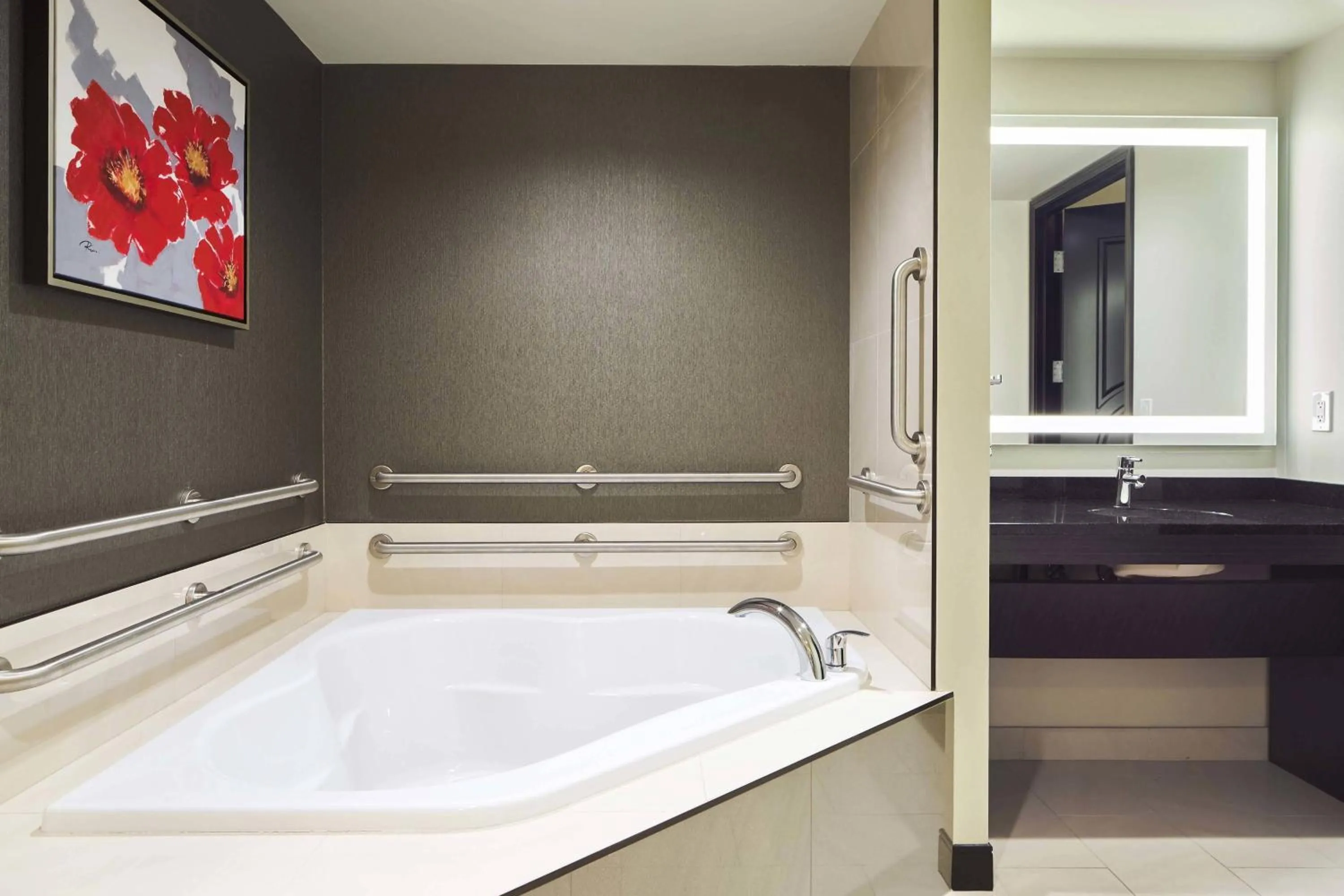 Bathroom in The Davenport Grand, Autograph Collection