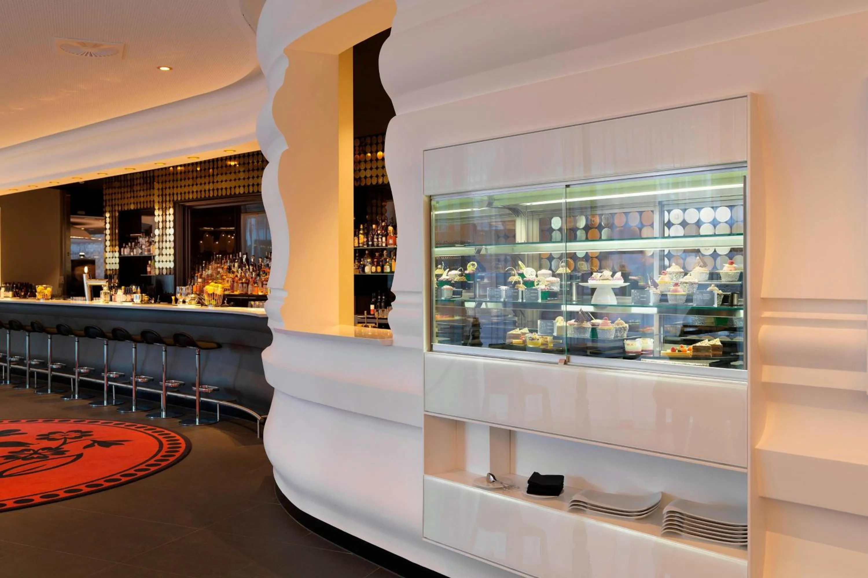 Lounge or bar in Kameha Grand Zurich, Autograph Collection